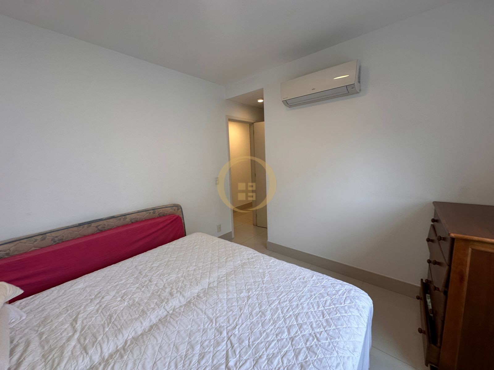 Apartamento na Praia da Enseada, Guarujá - SP