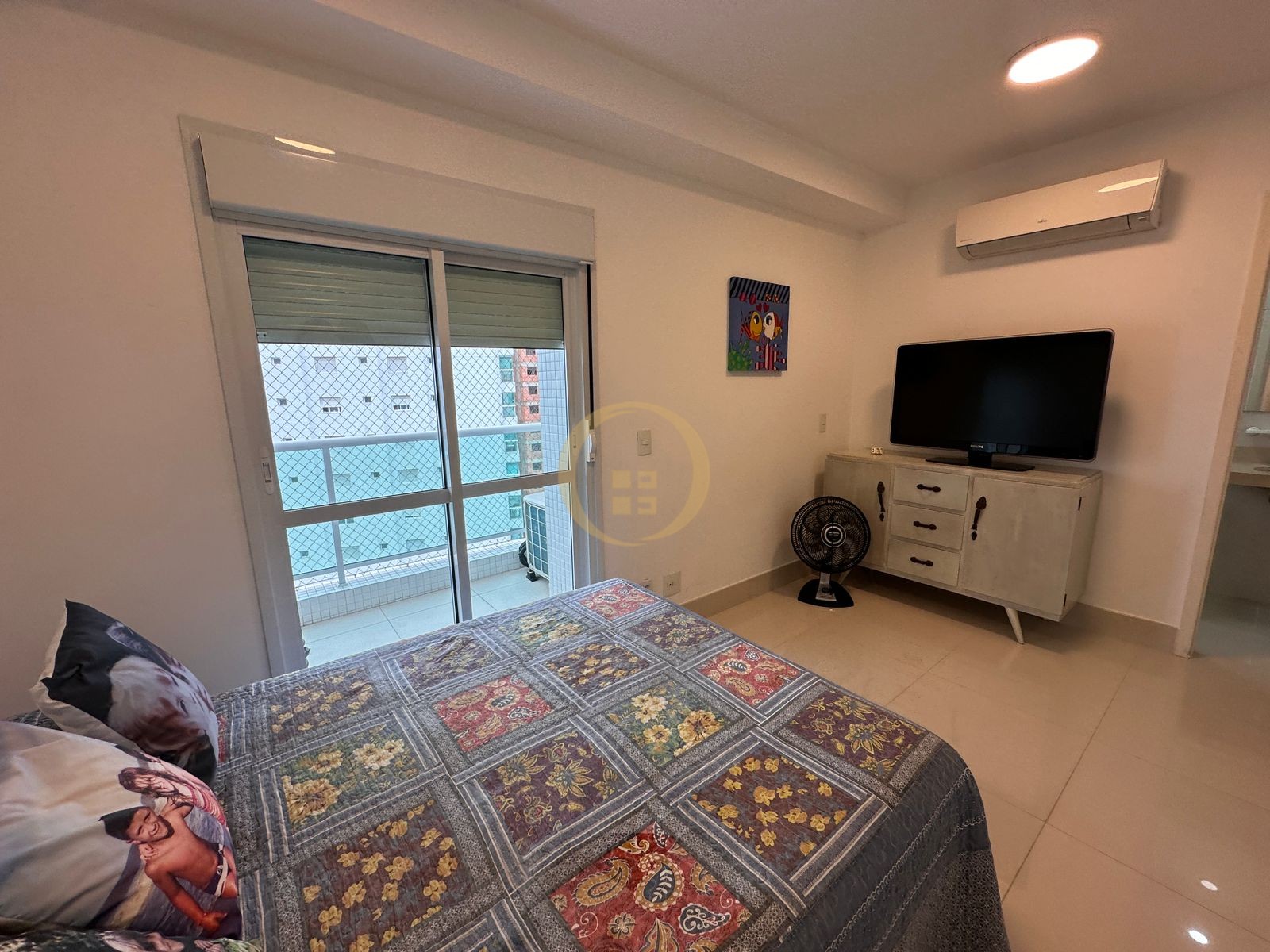 Apartamento na Praia da Enseada, Guarujá - SP