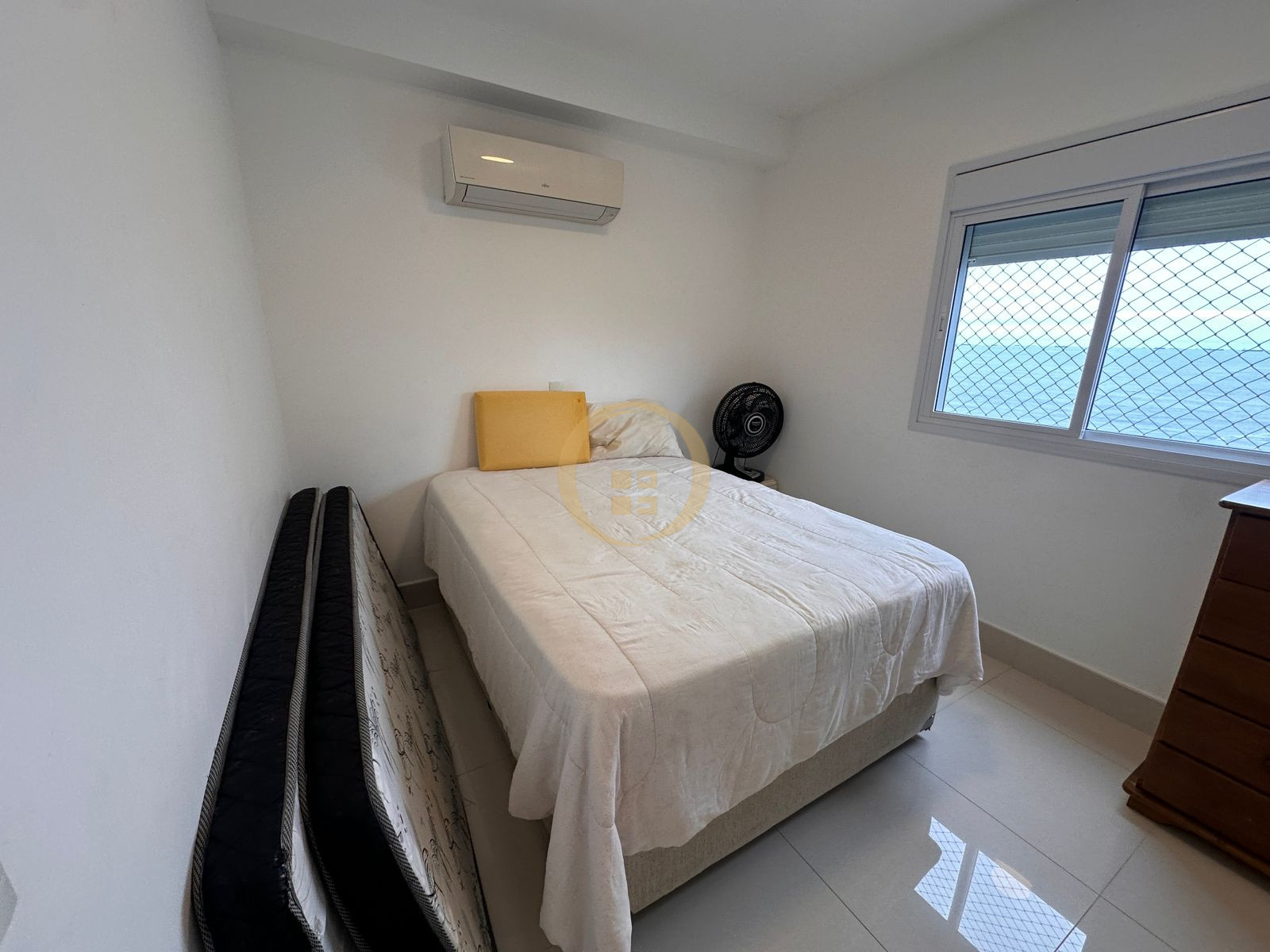 Apartamento na Praia da Enseada, Guarujá - SP