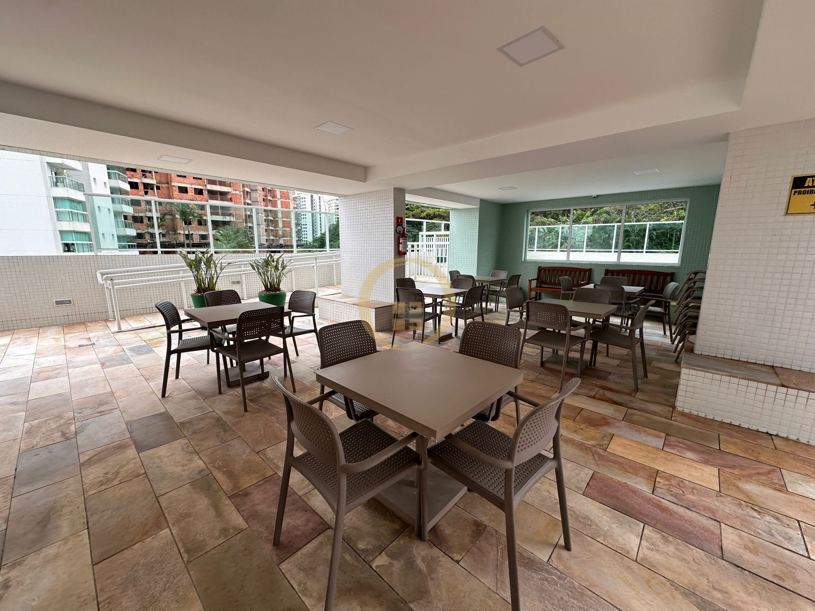 Apartamento na Praia da Enseada, Guarujá - SP