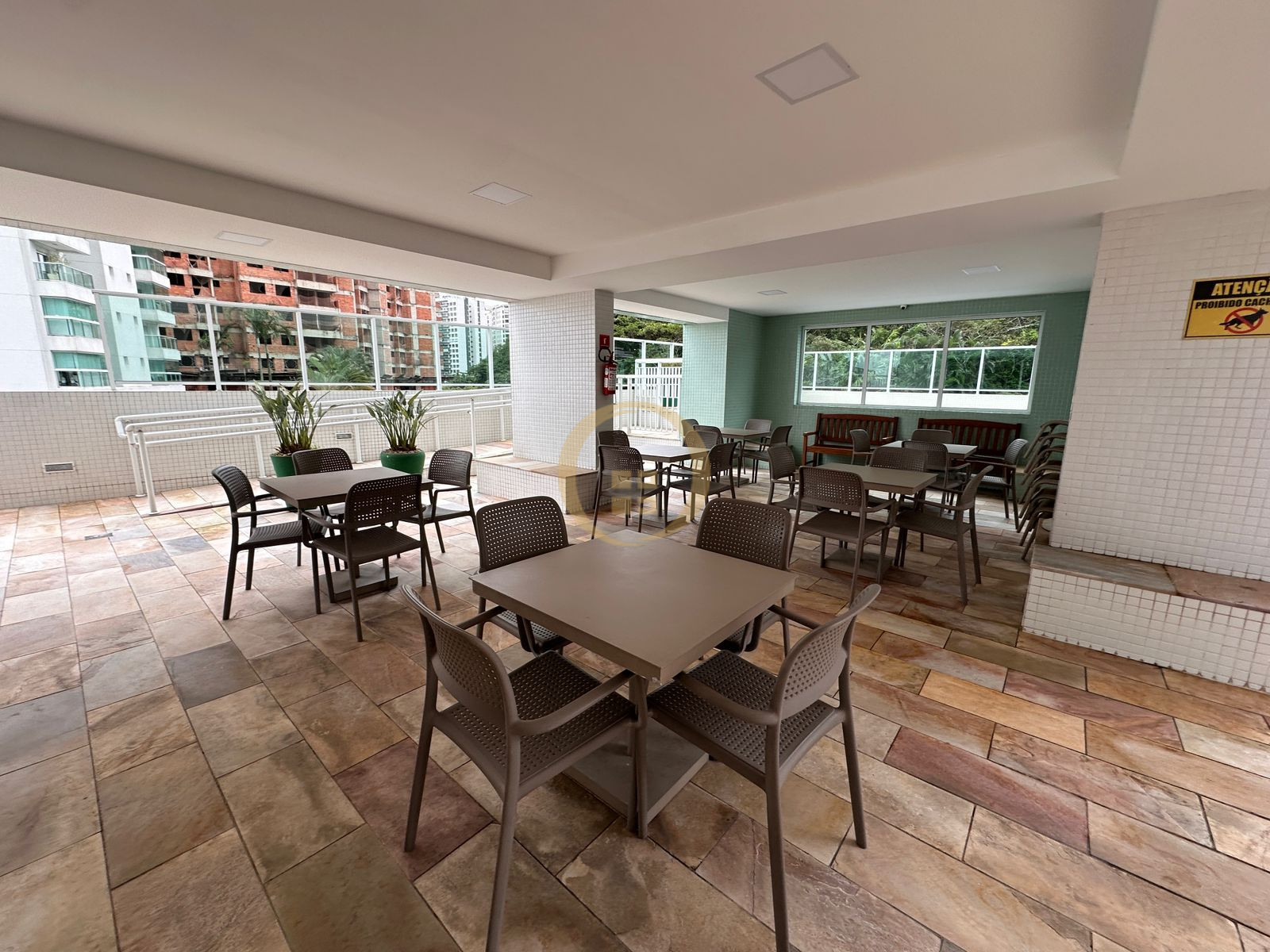Apartamento na Praia da Enseada, Guarujá - SP