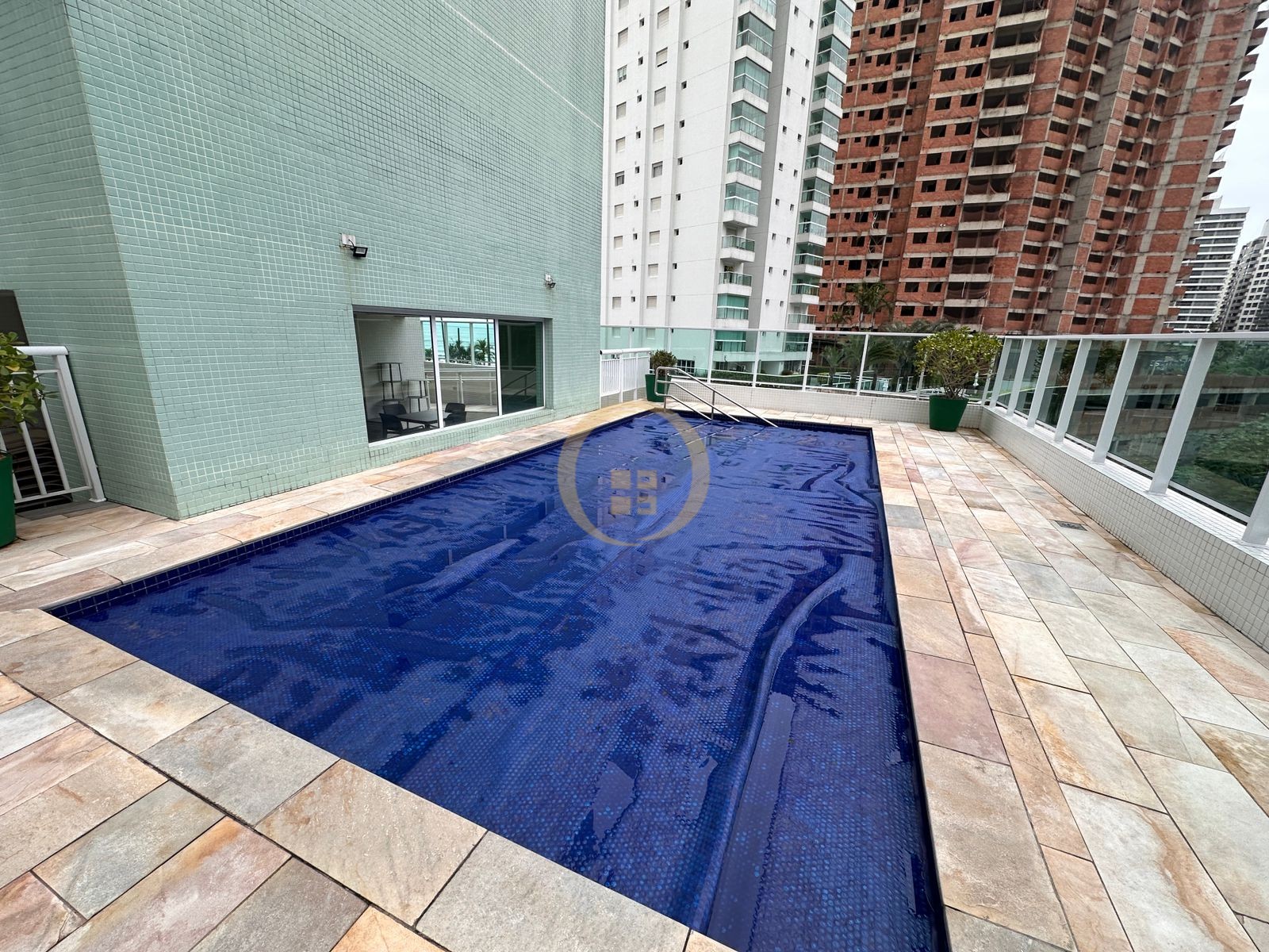 Apartamento na Praia da Enseada, Guarujá - SP