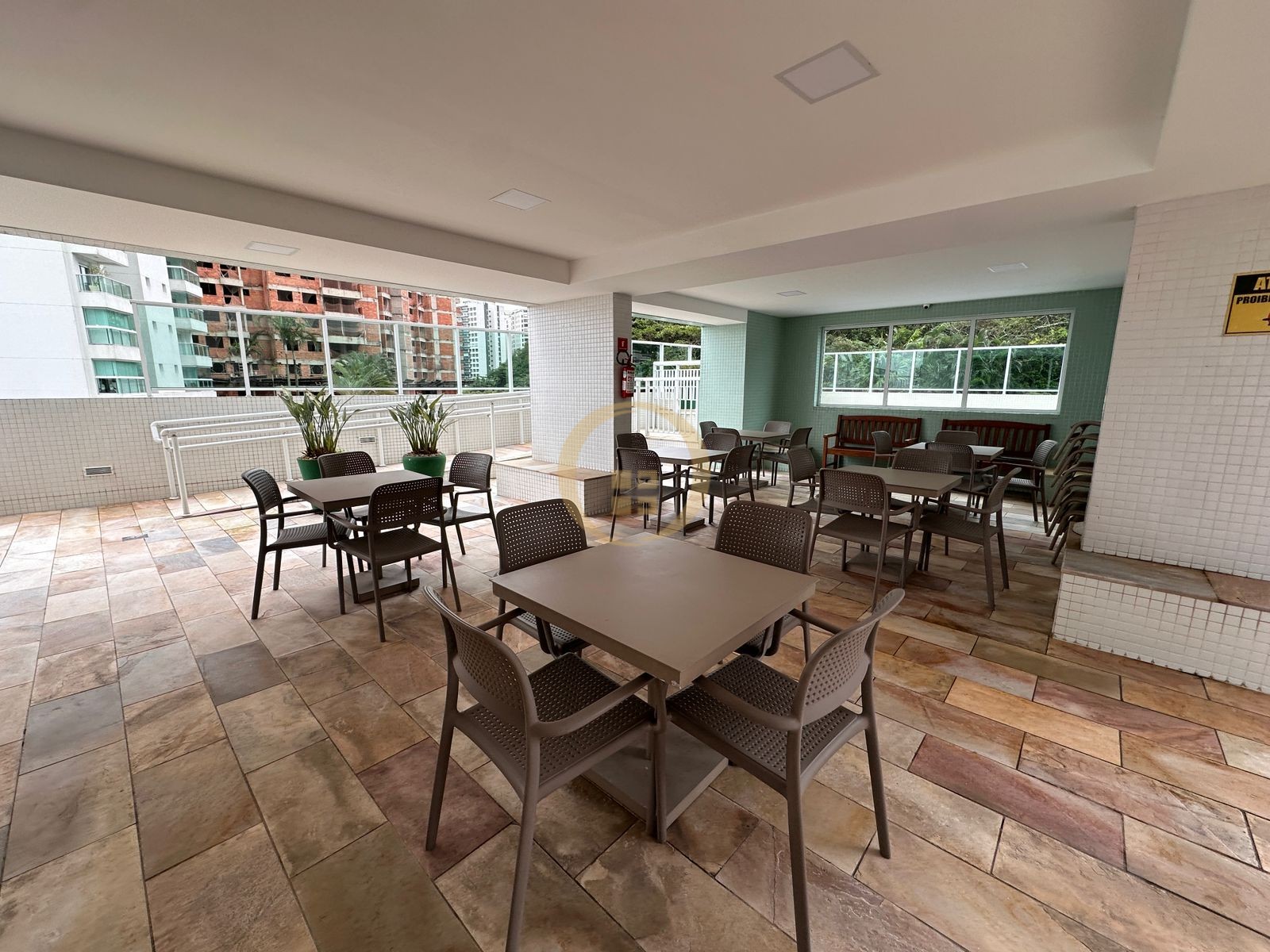 Apartamento na Praia da Enseada, Guarujá - SP