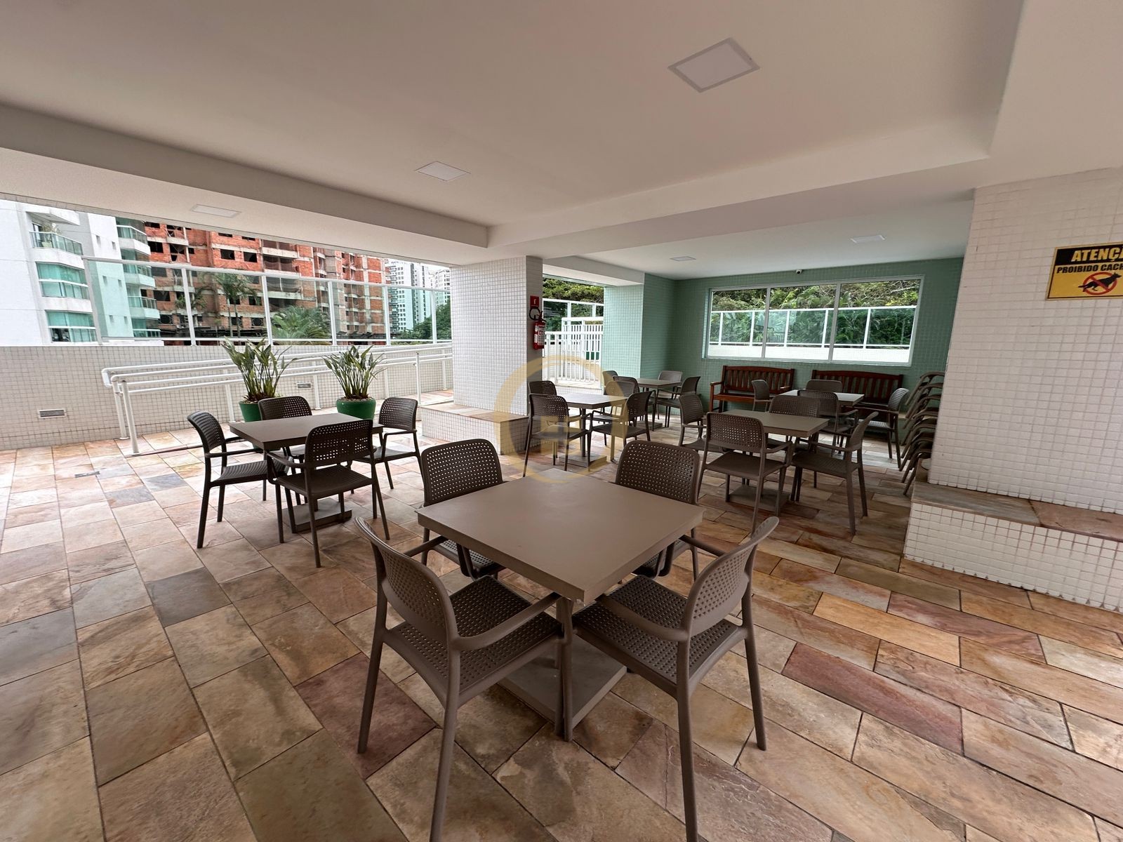 Apartamento na Praia da Enseada, Guarujá - SP