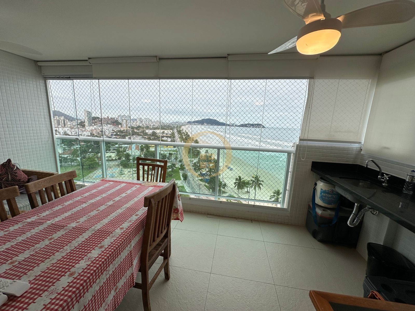 Apartamento na Praia da Enseada, Guarujá - SP
