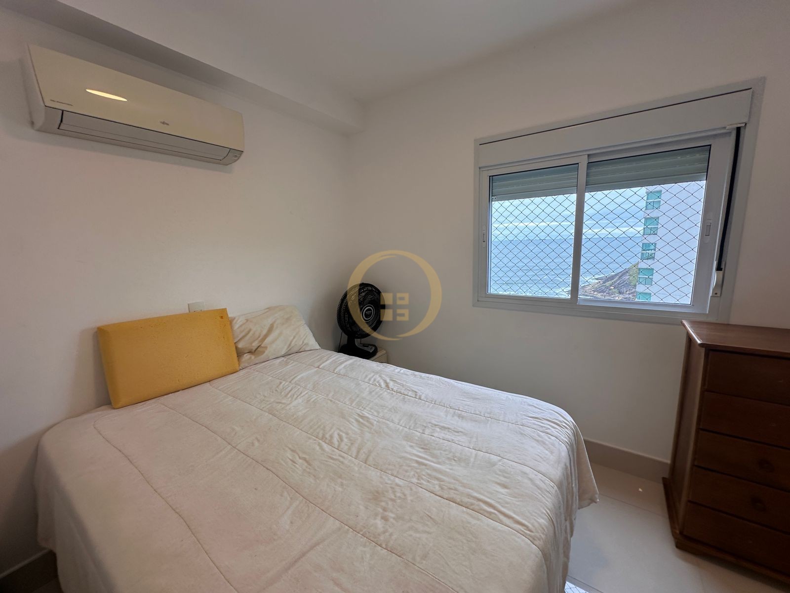 Apartamento na Praia da Enseada, Guarujá - SP