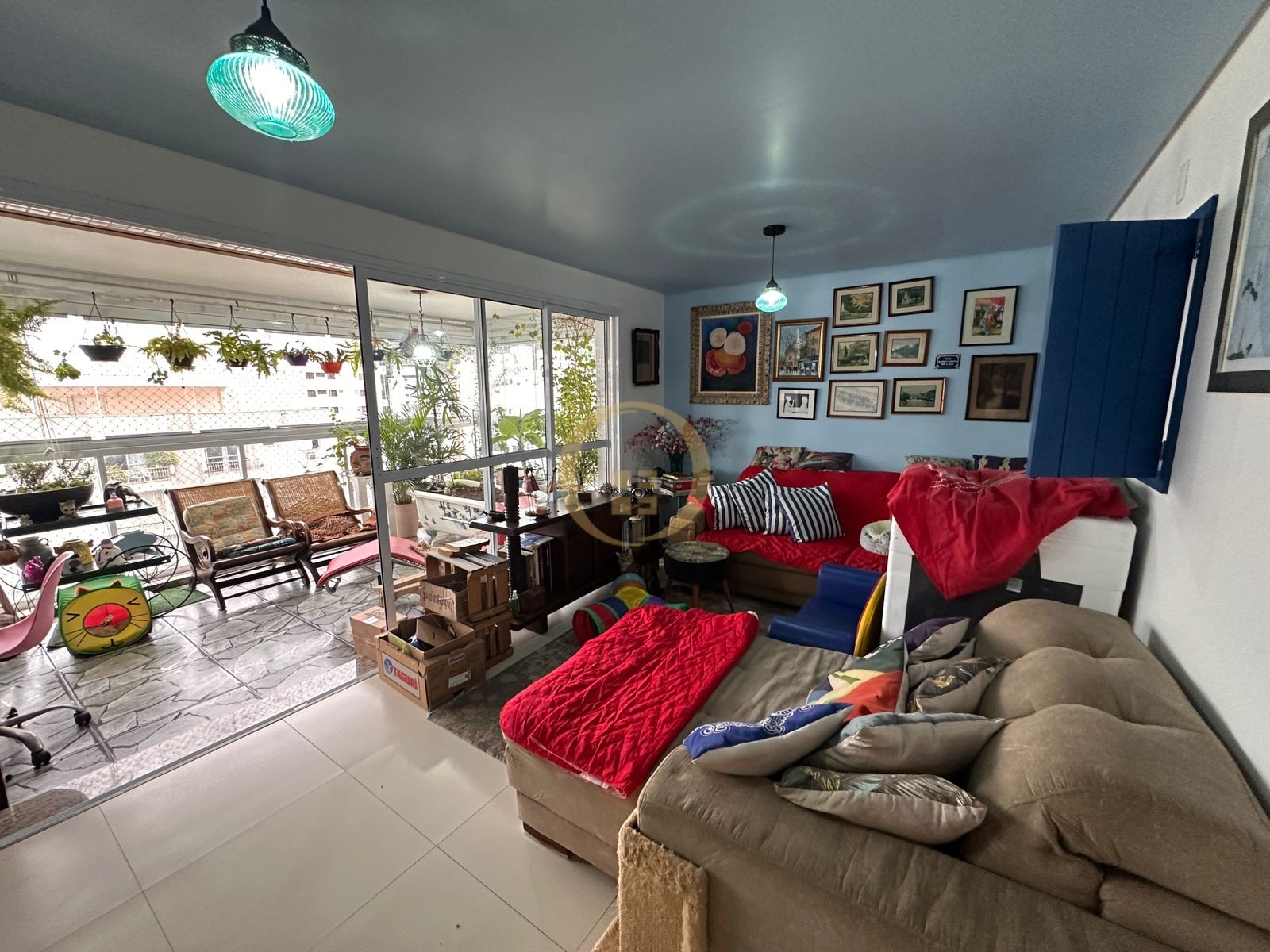 Apartamento na Praia das Pitangueiras, Guarujá - SP