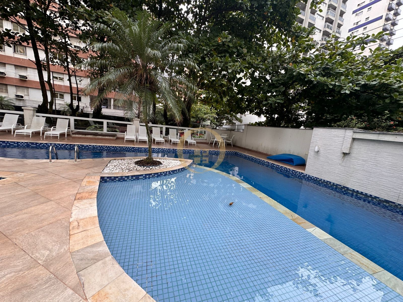 Apartamento na Praia das Pitangueiras, Guarujá - SP