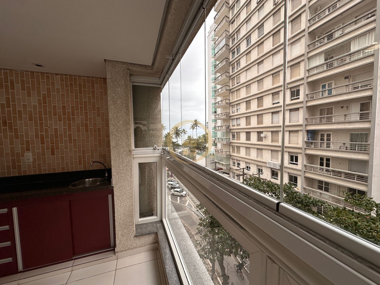 Apartamento na Praia das Pitangueiras, Guarujá - SP