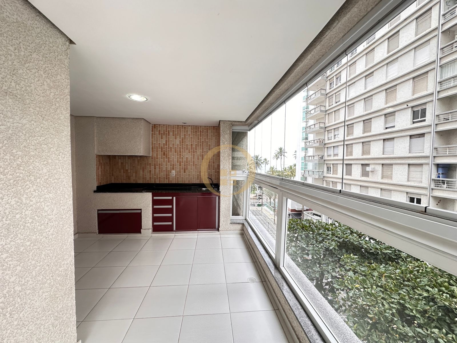 Apartamento na Praia das Pitangueiras, Guarujá - SP