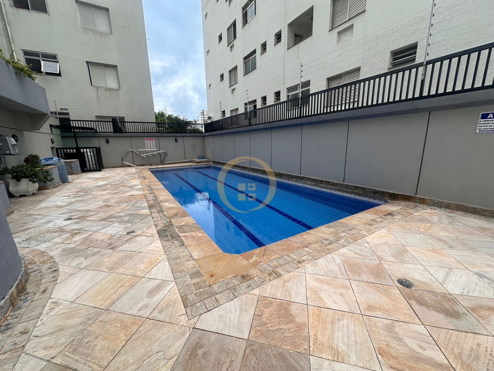 Apartamento na Praia das Astúrias, Guarujá - SP