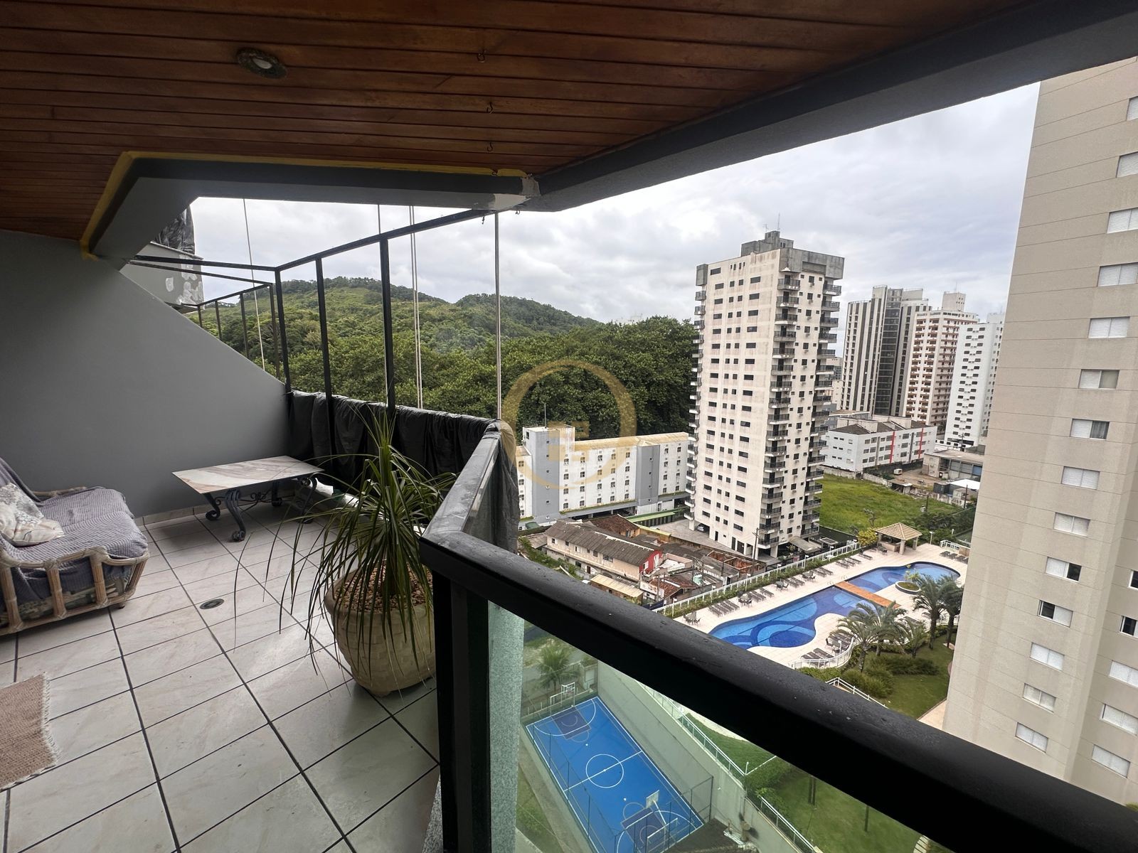 Apartamento na Praia das Astúrias, Guarujá - SP