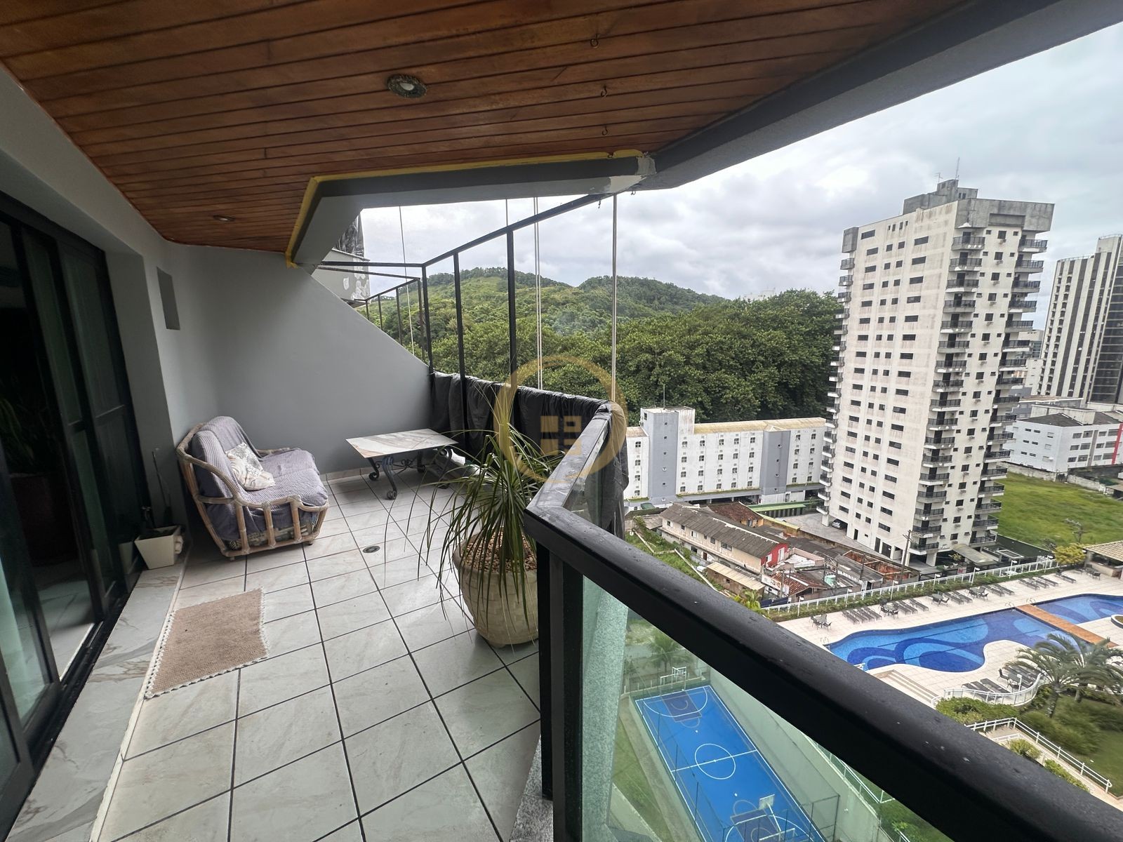 Apartamento na Praia das Astúrias, Guarujá - SP