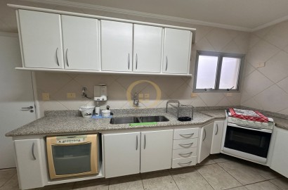 Apartamento na Praia das Pitangueiras, Guarujá - SP