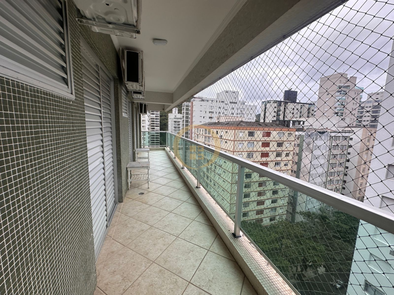 Apartamento na Praia das Pitangueiras, Guarujá - SP