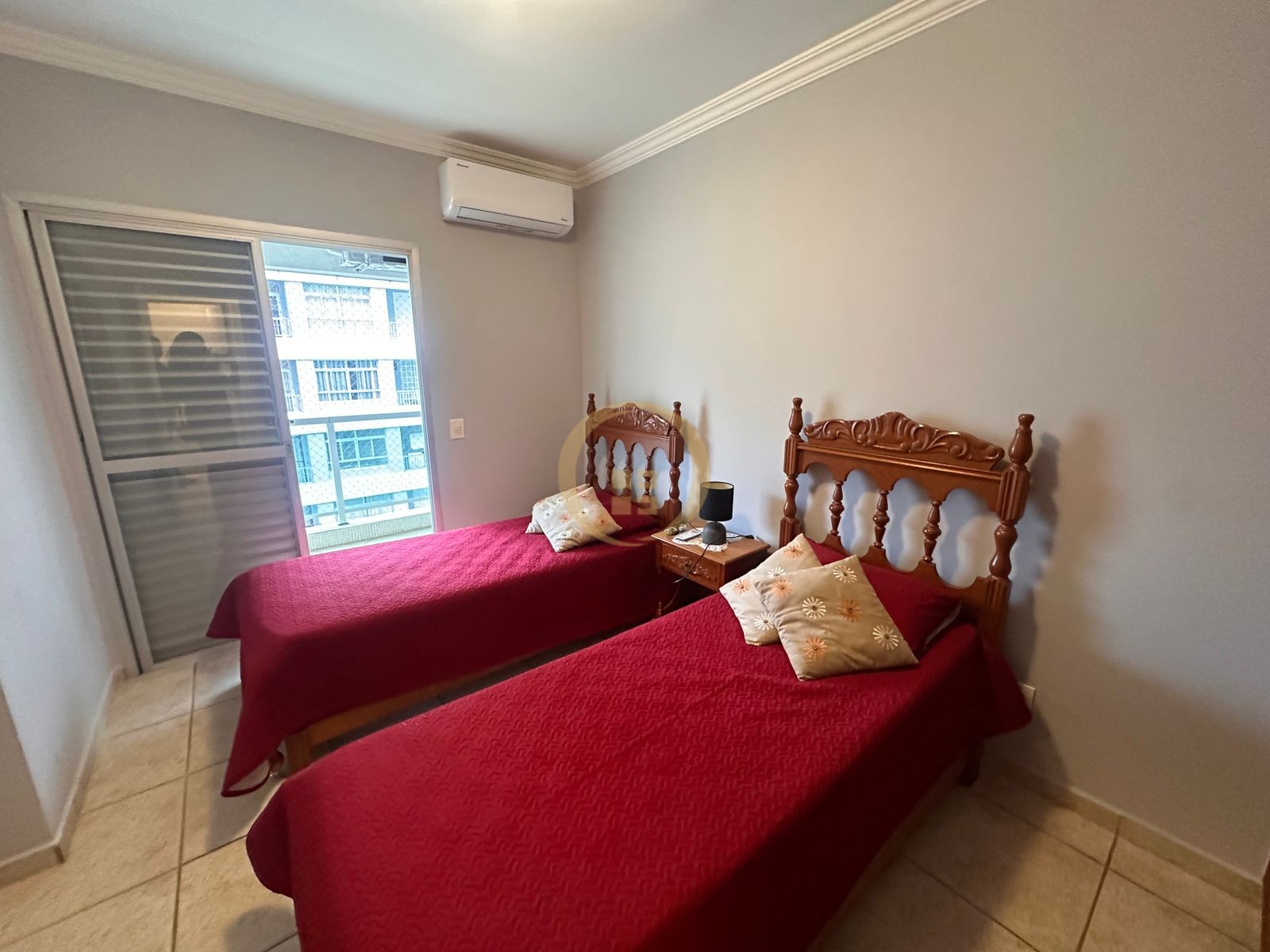 Apartamento na Praia das Pitangueiras, Guarujá - SP