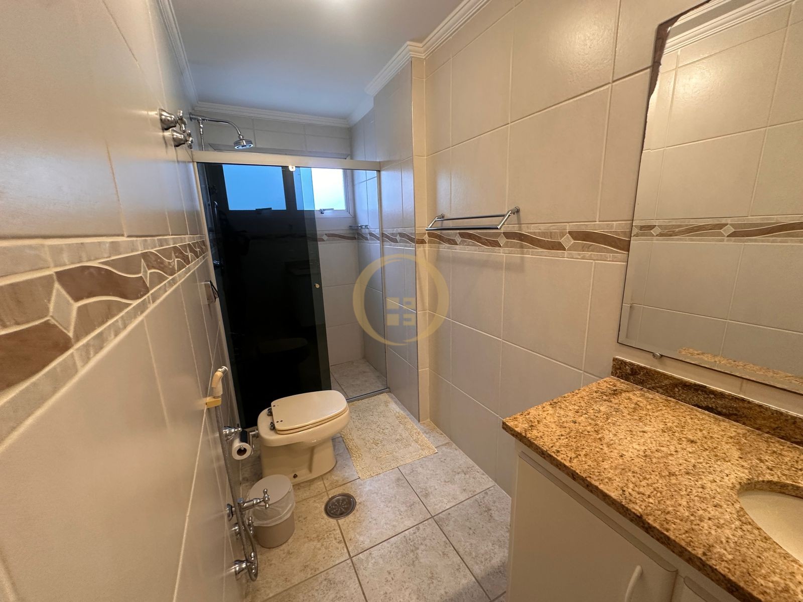 Apartamento na Praia das Pitangueiras, Guarujá - SP