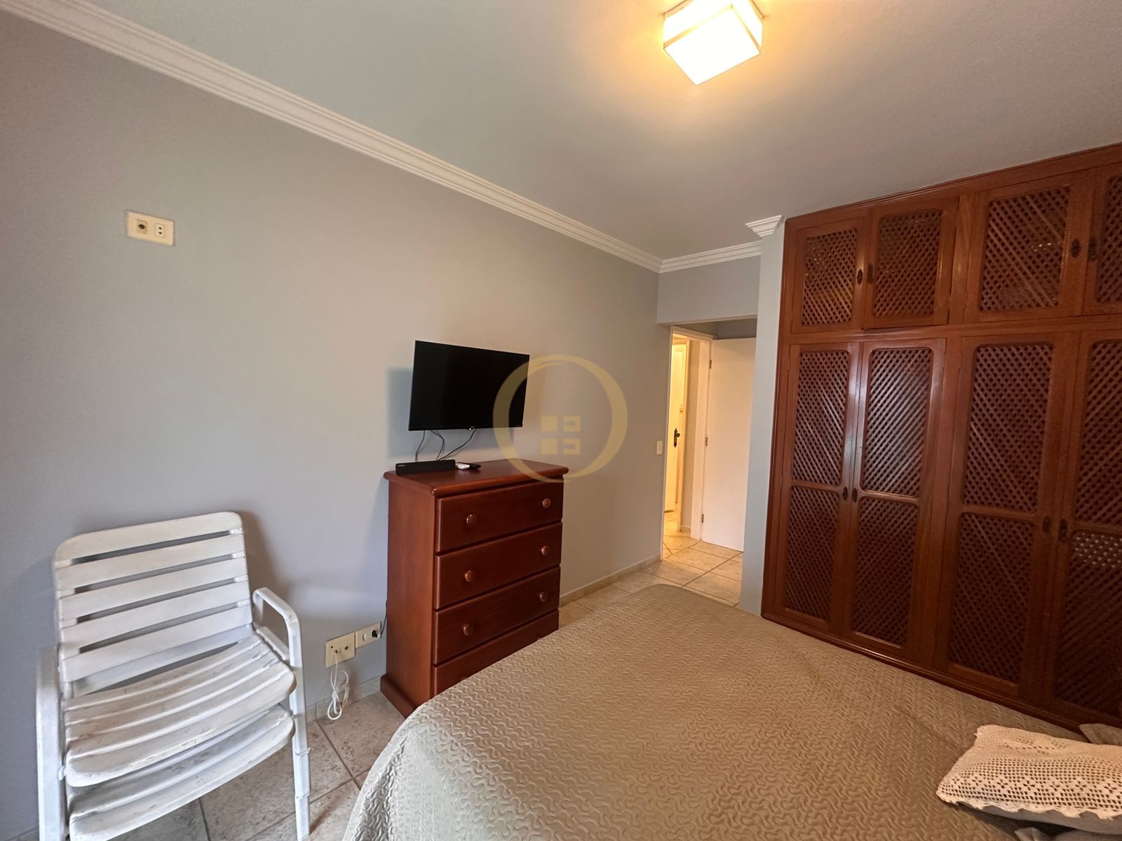 Apartamento na Praia das Pitangueiras, Guarujá - SP
