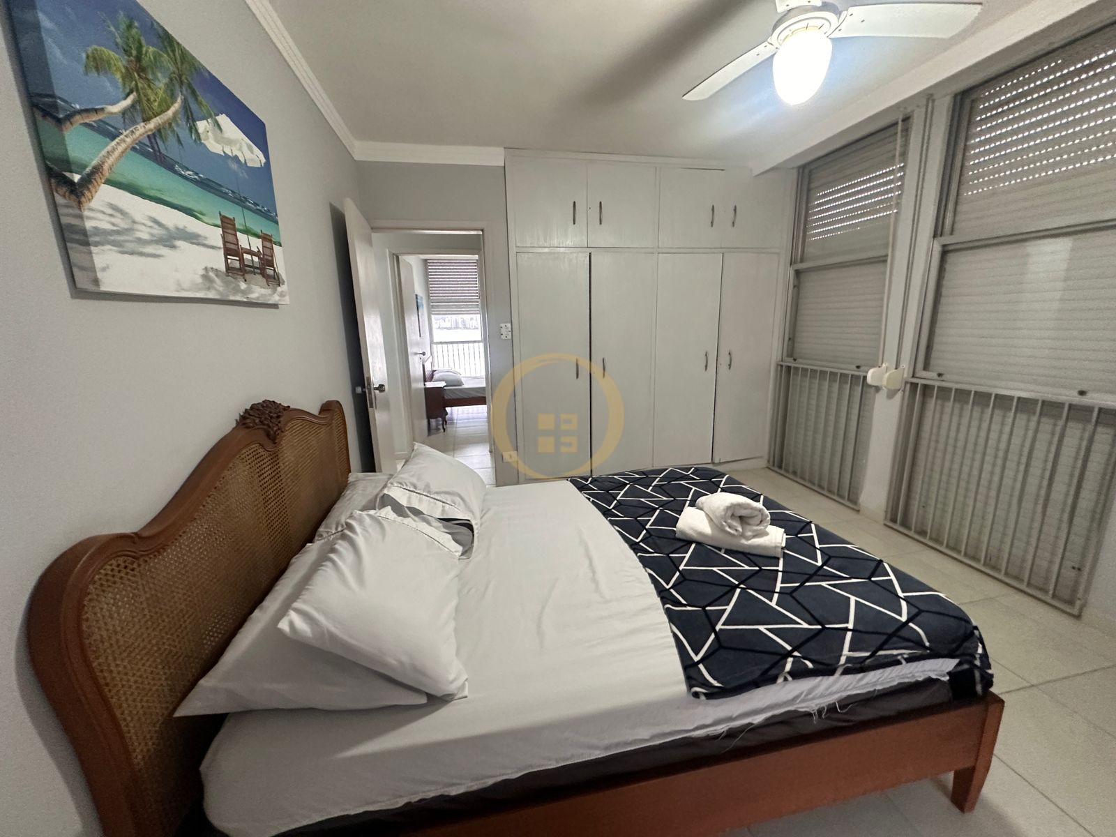 Apartamento na Praia das Pitangueiras, Guarujá - SP
