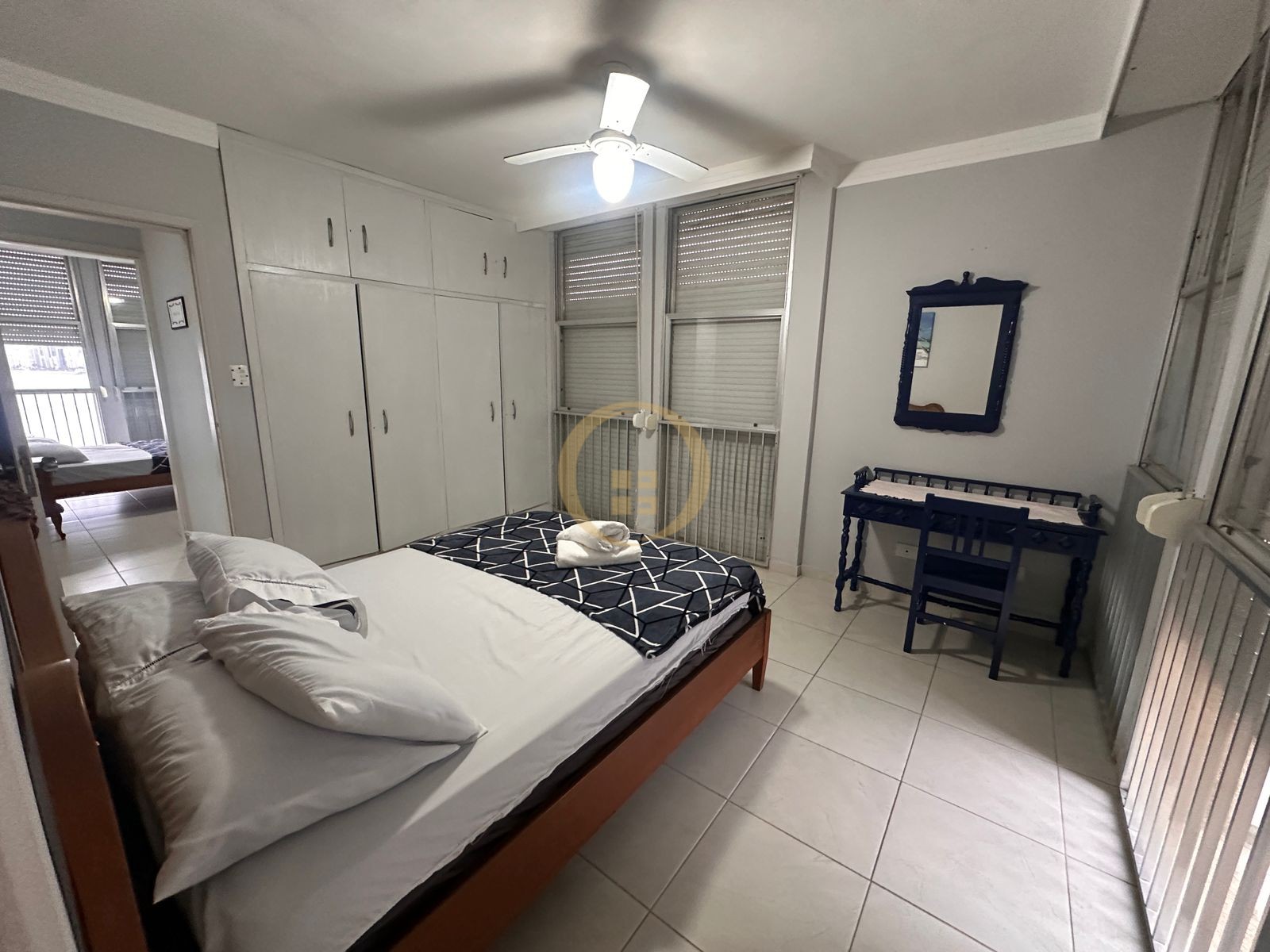 Apartamento na Praia das Pitangueiras, Guarujá - SP