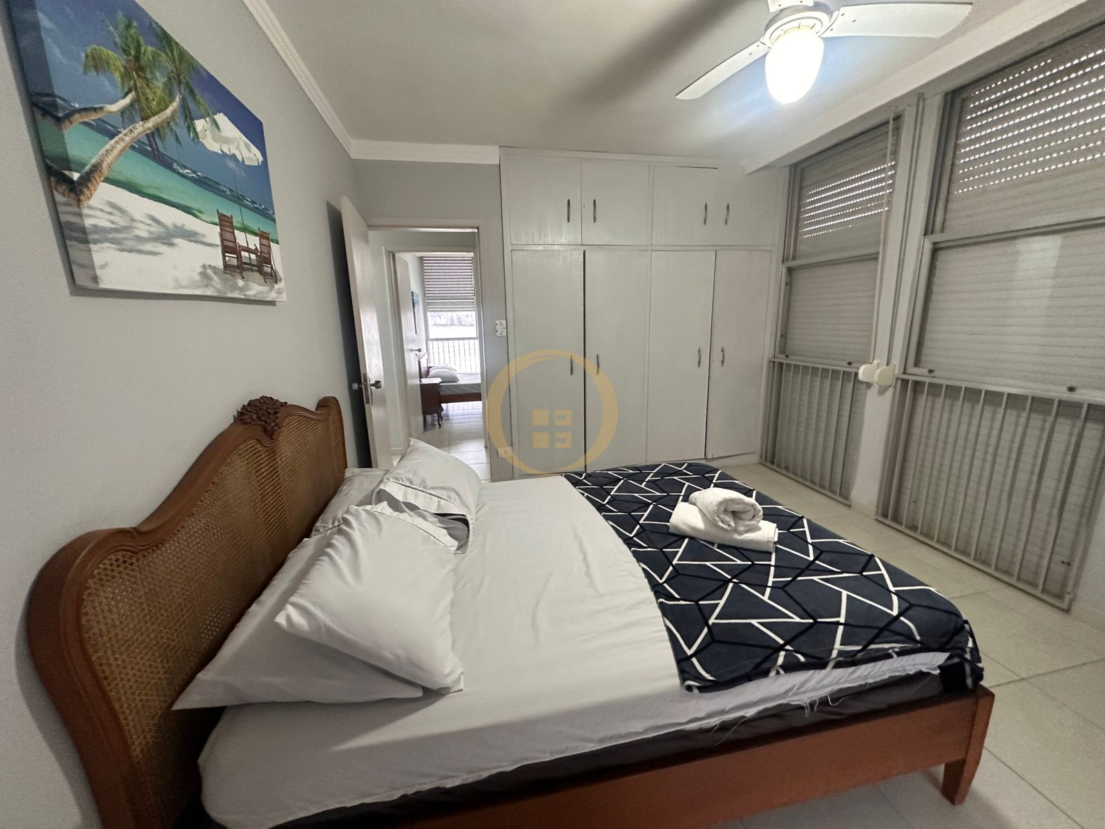 Apartamento na Praia das Pitangueiras, Guarujá - SP