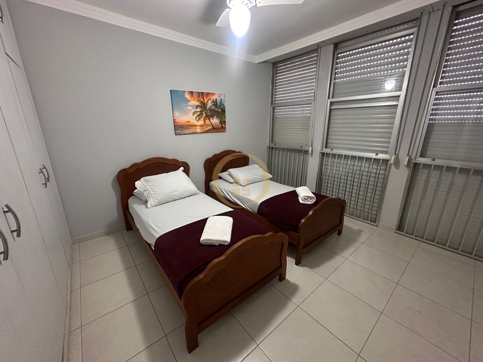 Apartamento na Praia das Pitangueiras, Guarujá - SP