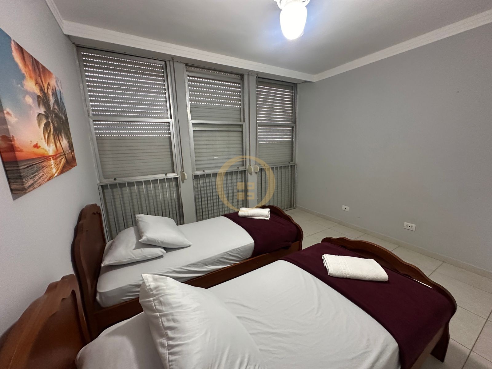 Apartamento na Praia das Pitangueiras, Guarujá - SP