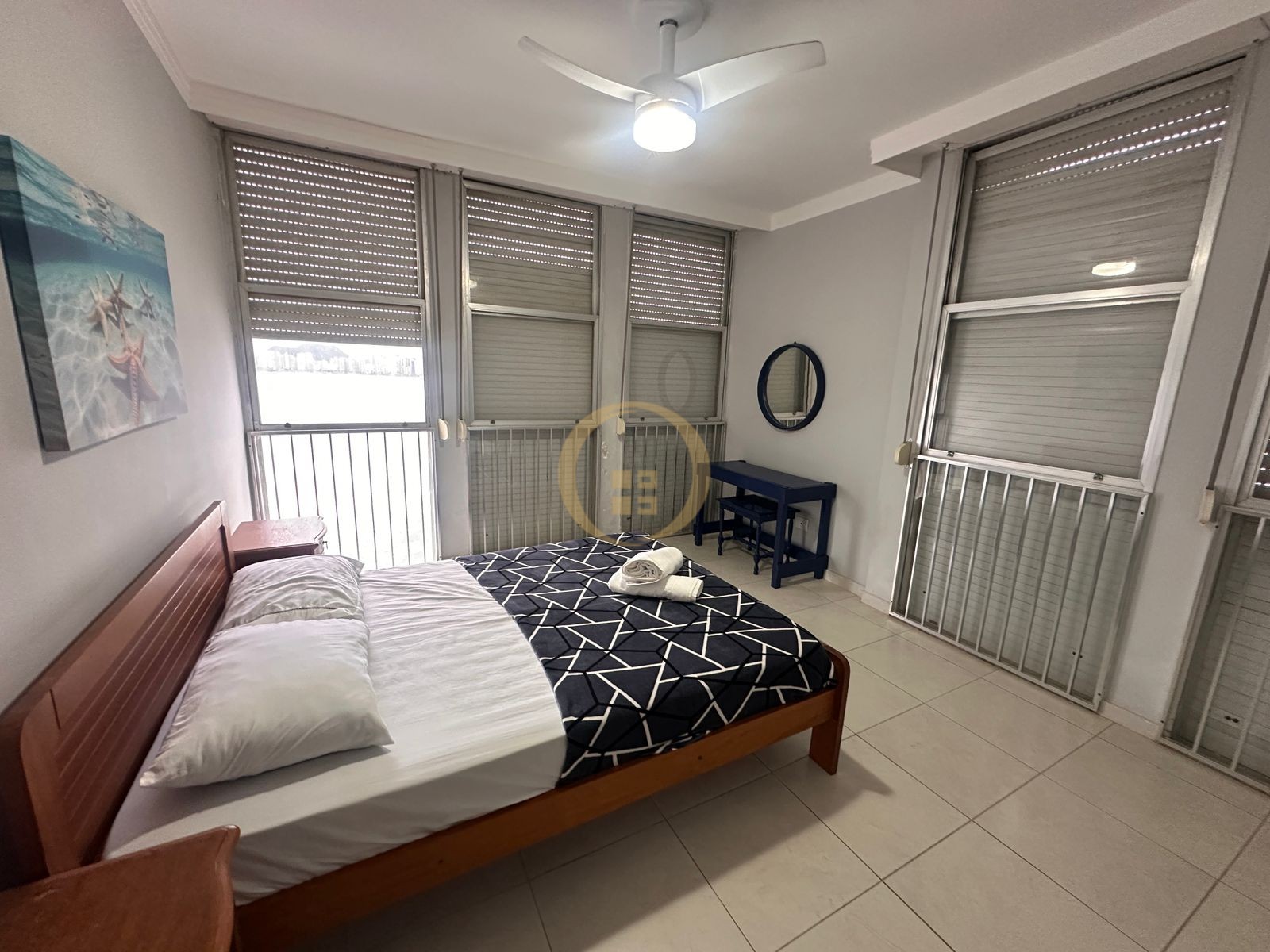 Apartamento na Praia das Pitangueiras, Guarujá - SP