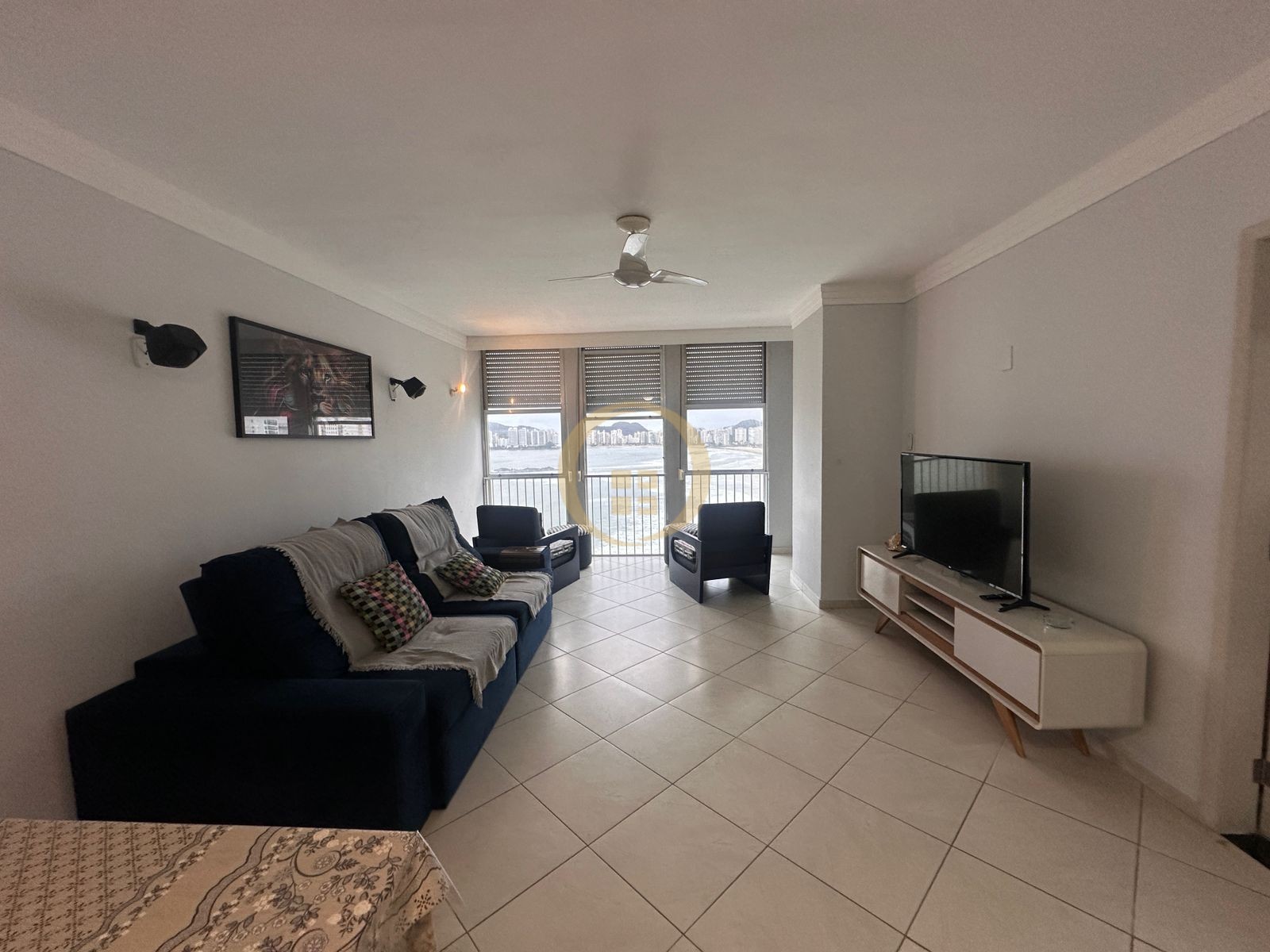 Apartamento na Praia das Pitangueiras, Guarujá - SP
