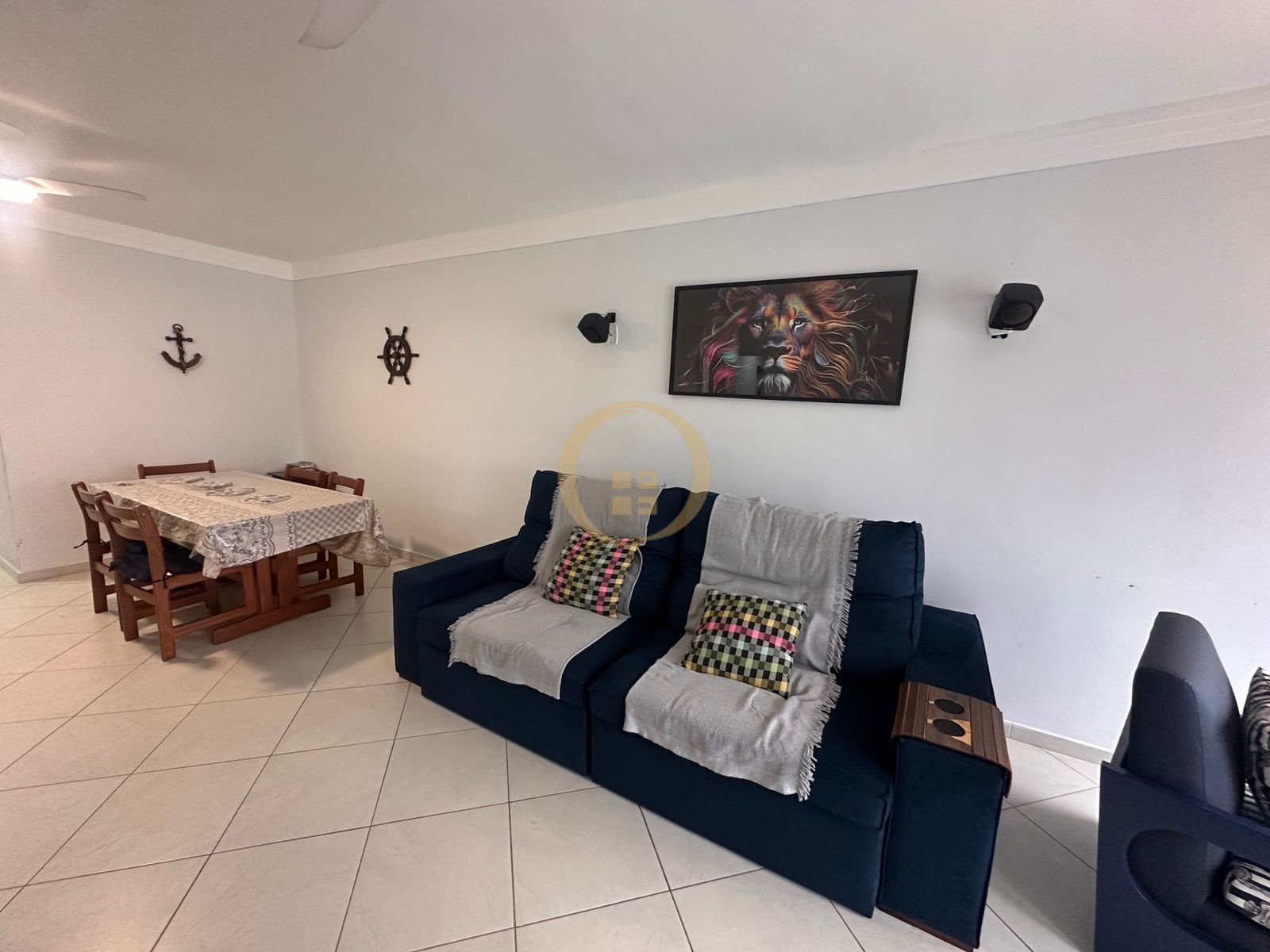 Apartamento na Praia das Pitangueiras, Guarujá - SP