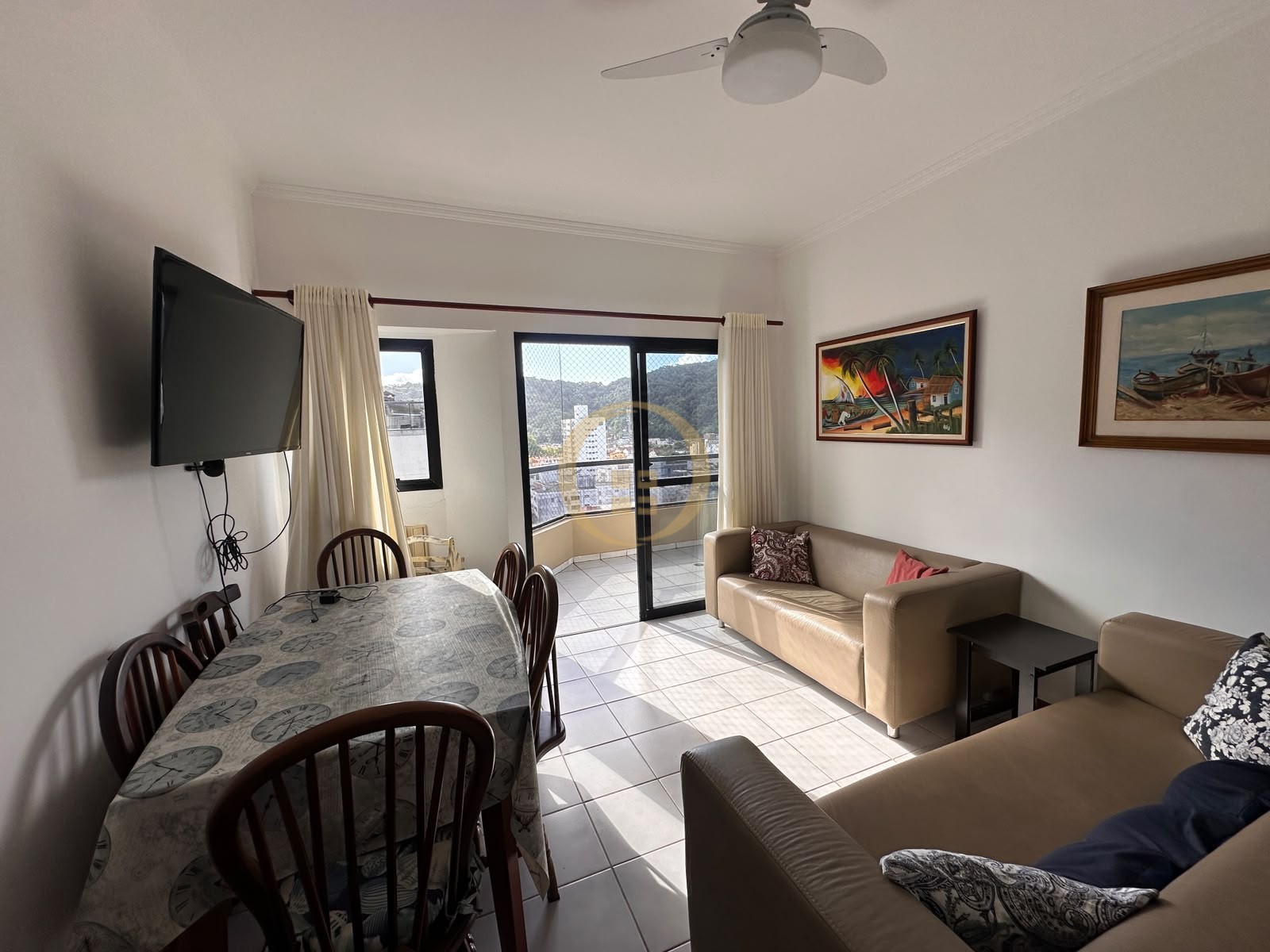 Apartamento na Praia da Enseada, Guarujá - SP