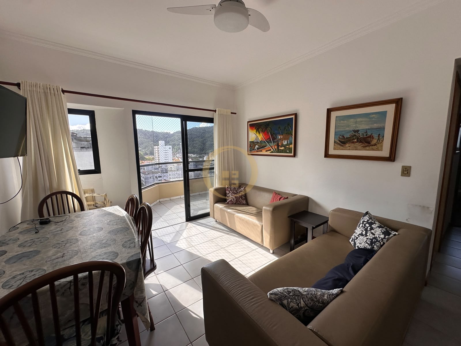 Apartamento na Praia da Enseada, Guarujá - SP