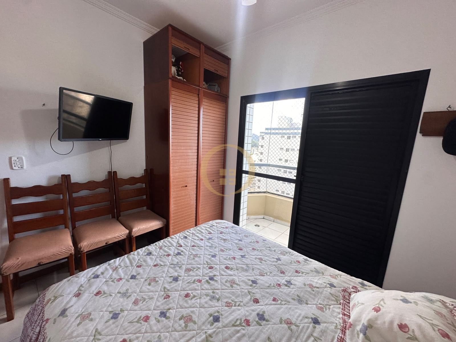 Apartamento na Praia da Enseada, Guarujá - SP