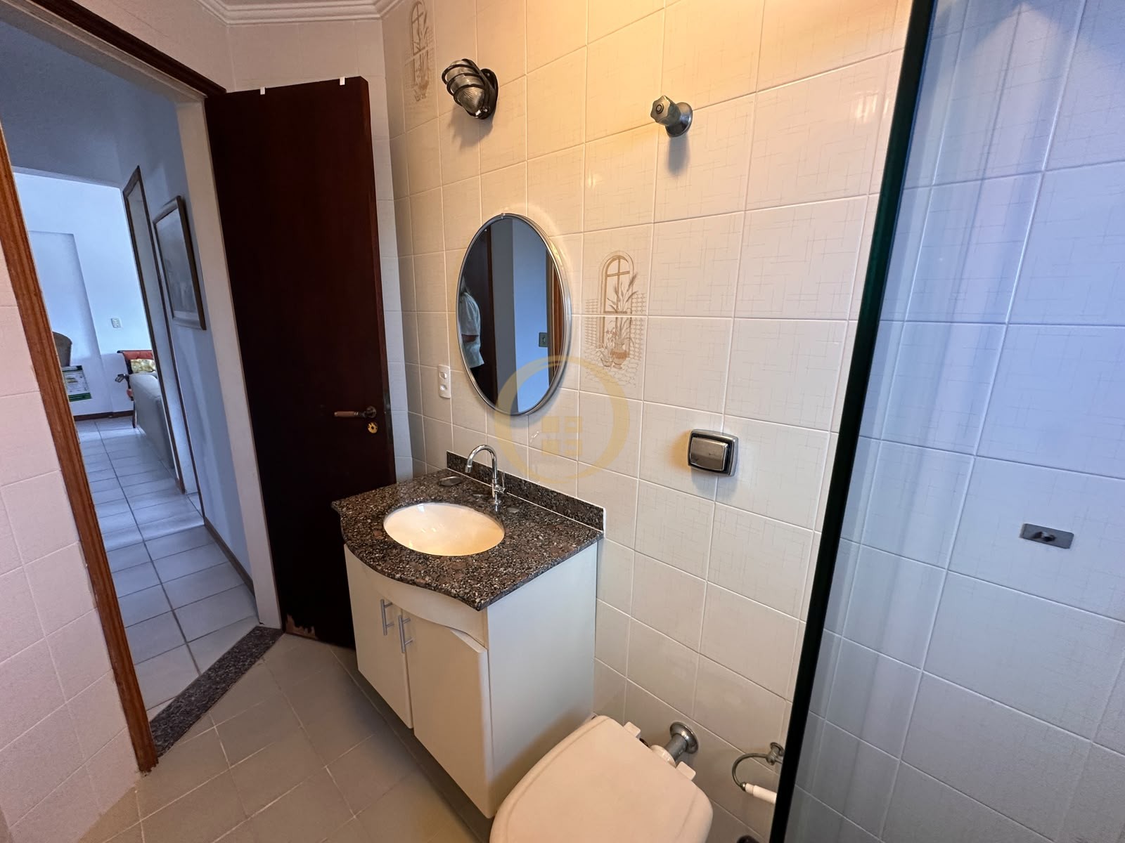 Apartamento na Praia da Enseada, Guarujá - SP