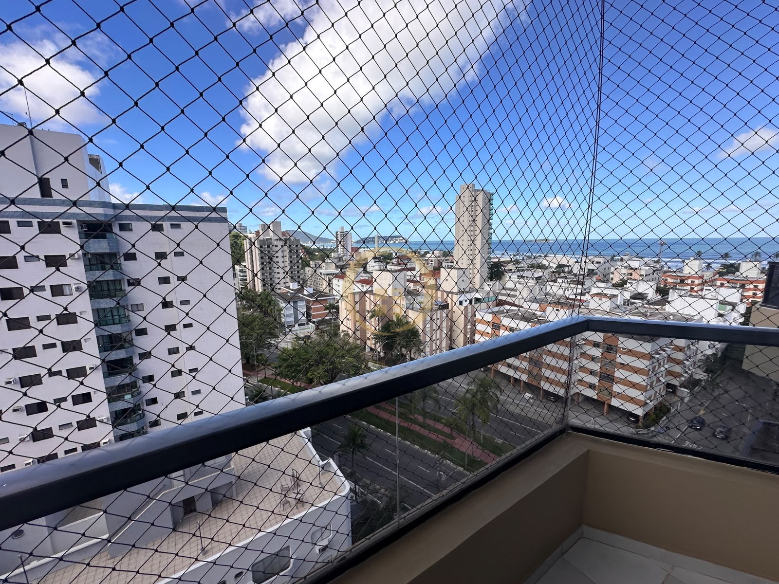 Apartamento na Praia da Enseada, Guarujá - SP