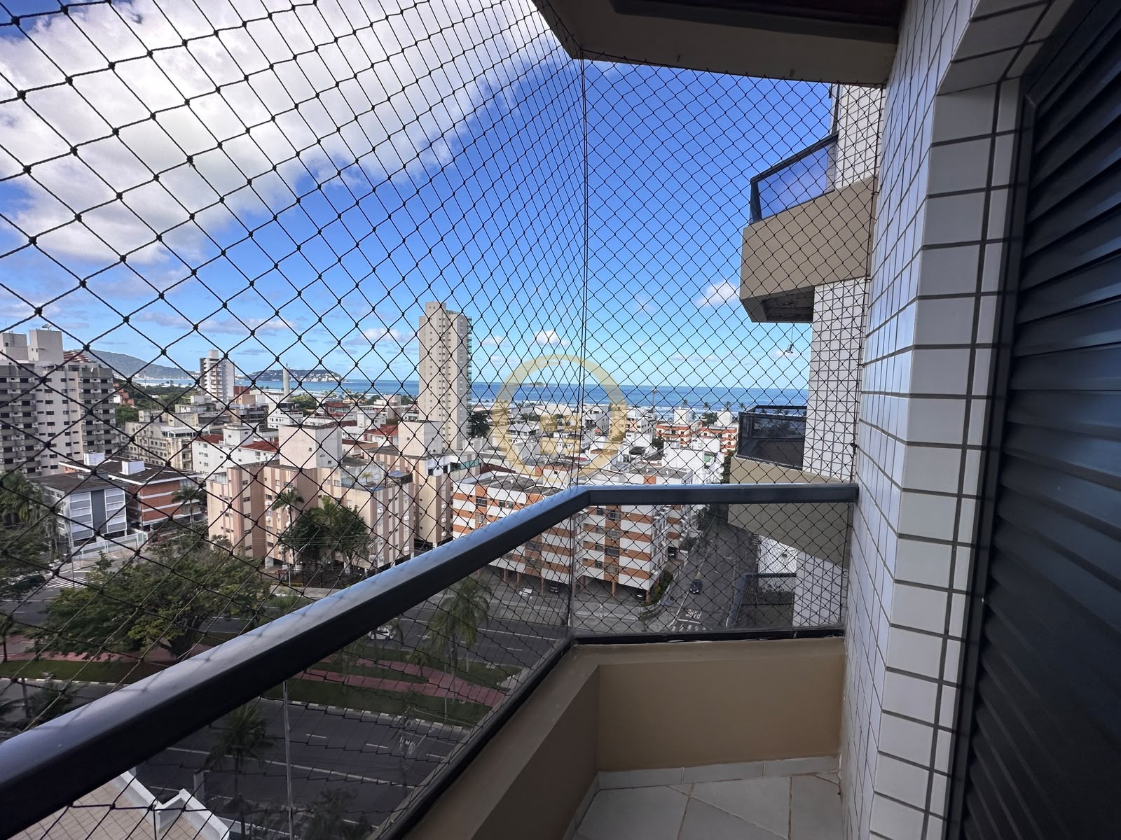 Apartamento na Praia da Enseada, Guarujá - SP
