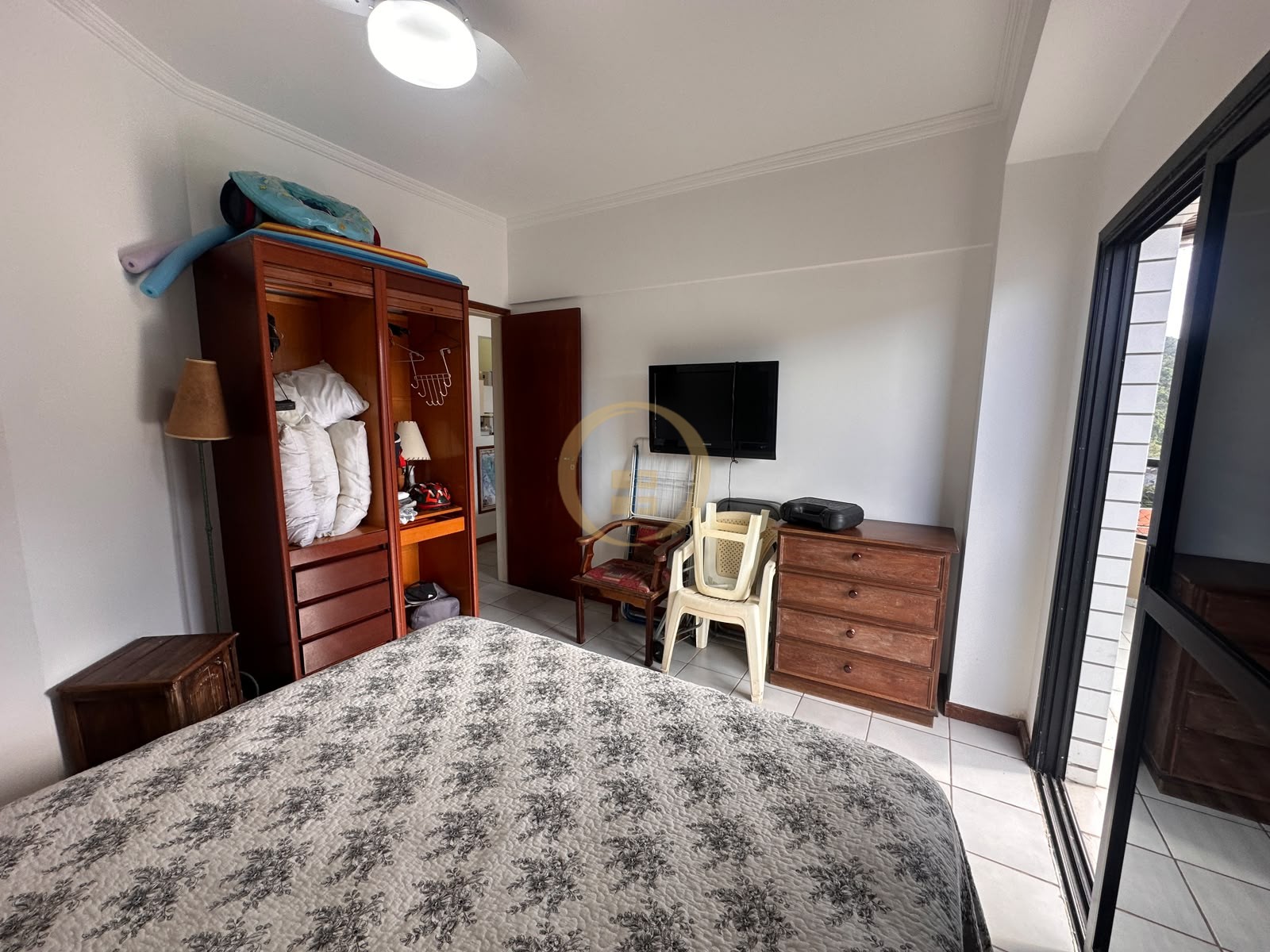 Apartamento na Praia da Enseada, Guarujá - SP