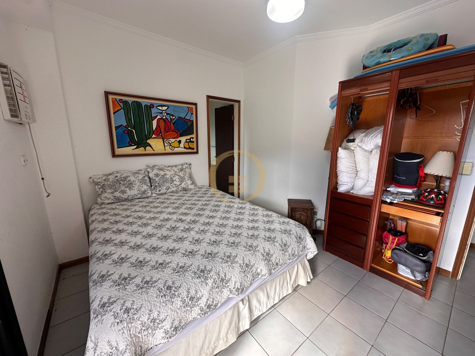 Apartamento na Praia da Enseada, Guarujá - SP