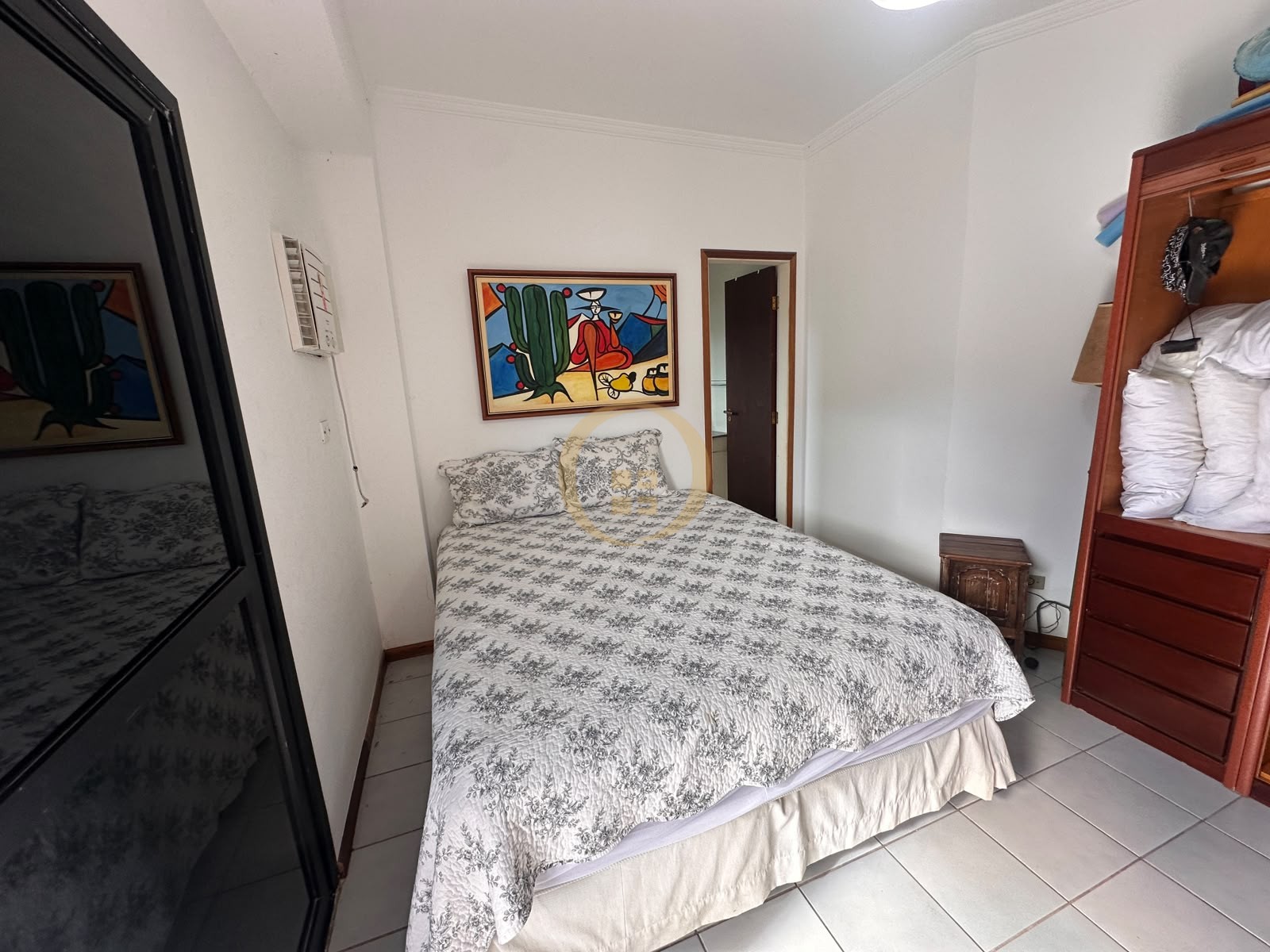 Apartamento na Praia da Enseada, Guarujá - SP