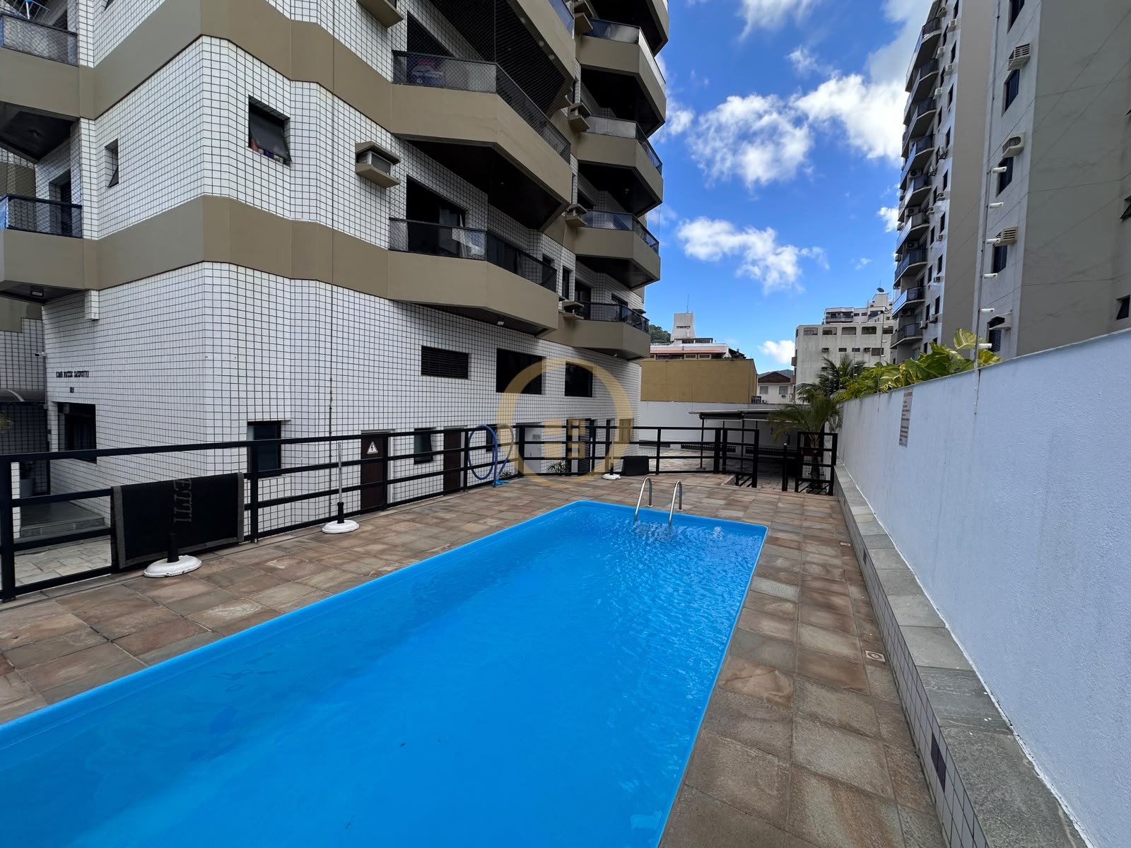 Apartamento na Praia da Enseada, Guarujá - SP