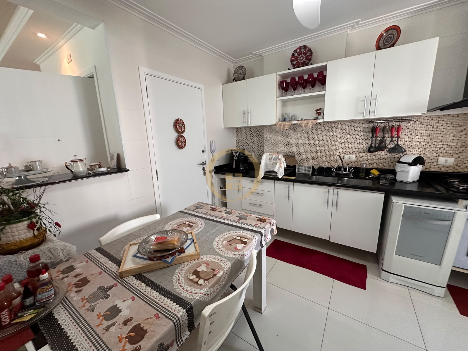 Apartamento na Praia das Pitangueiras, Guarujá - SP