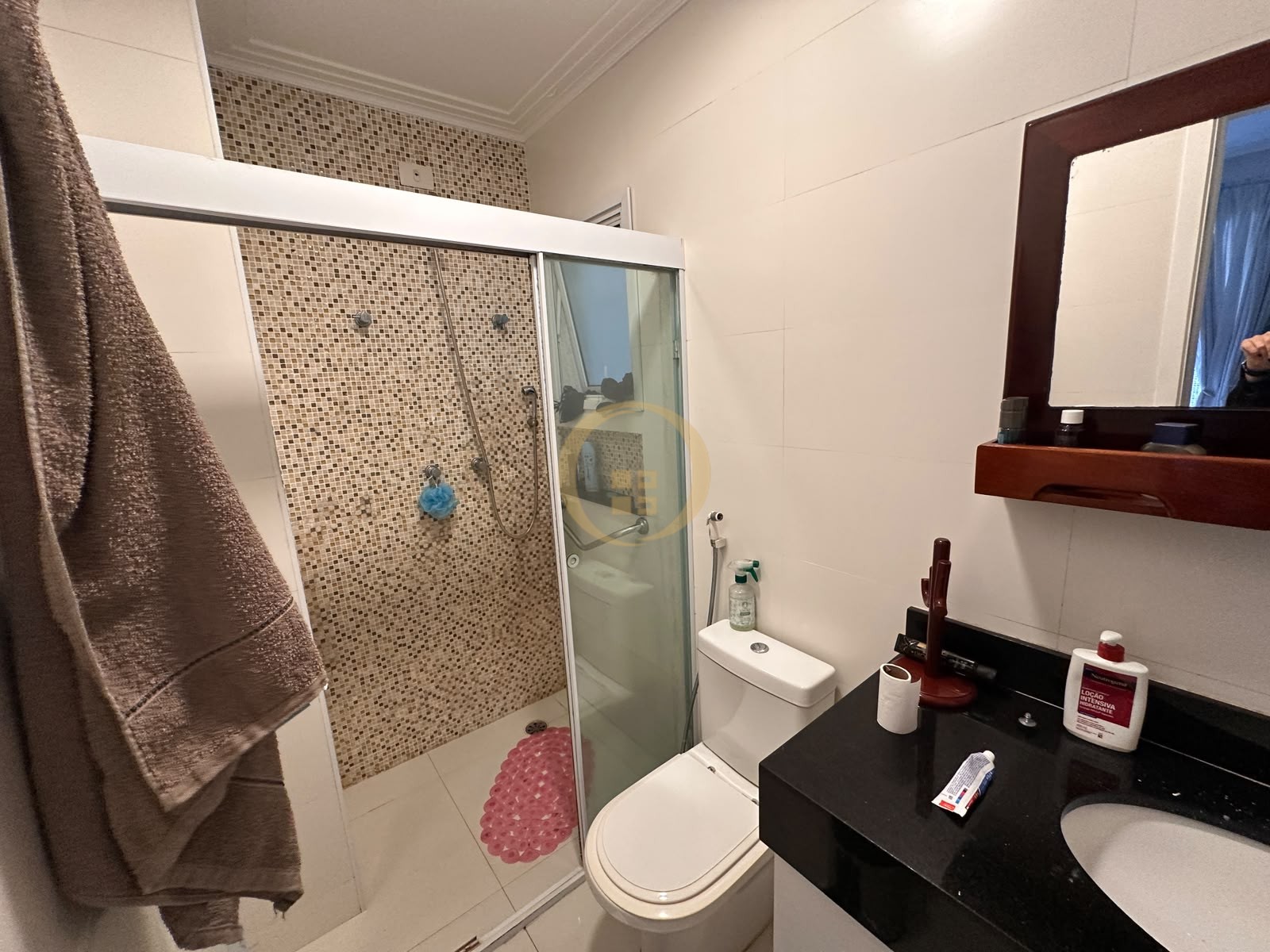 Apartamento na Praia das Pitangueiras, Guarujá - SP