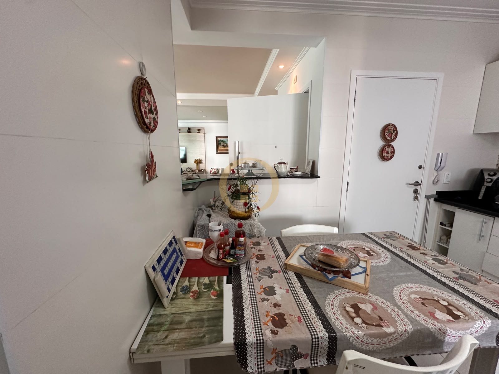 Apartamento na Praia das Pitangueiras, Guarujá - SP