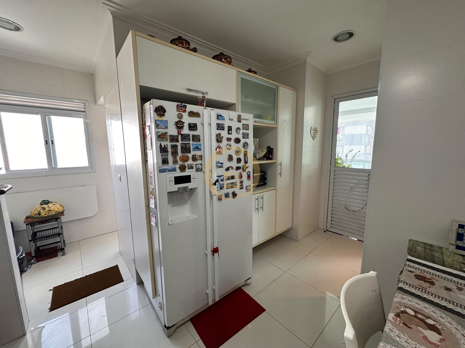 Apartamento na Praia das Pitangueiras, Guarujá - SP