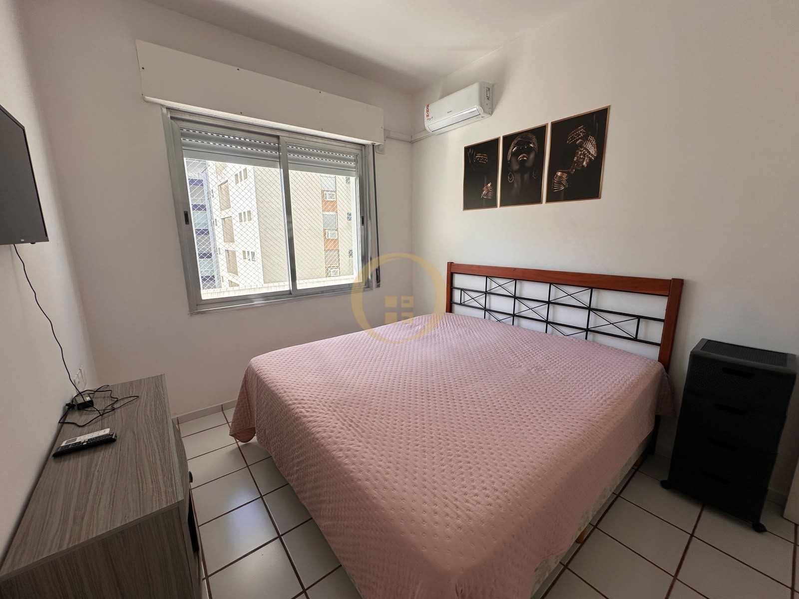 Apartamento na Praia das Pitangueiras, Guarujá - SP