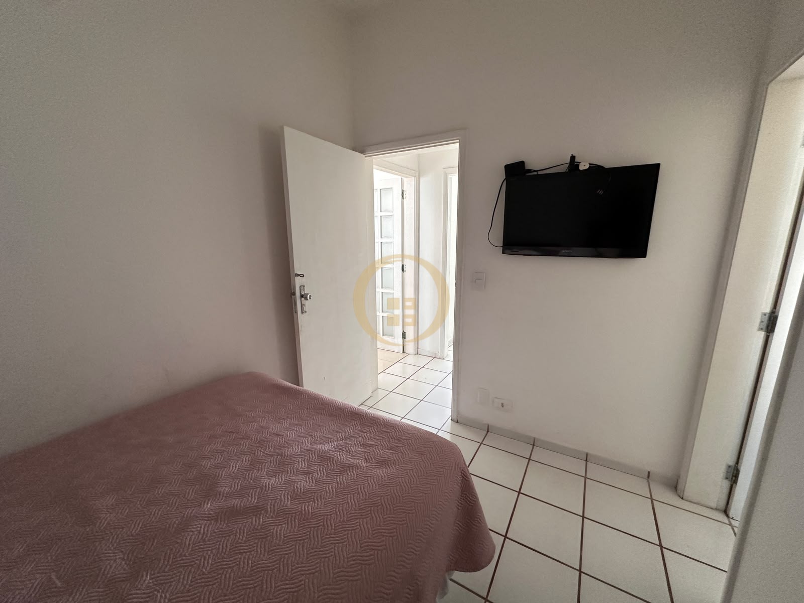 Apartamento na Praia das Pitangueiras, Guarujá - SP