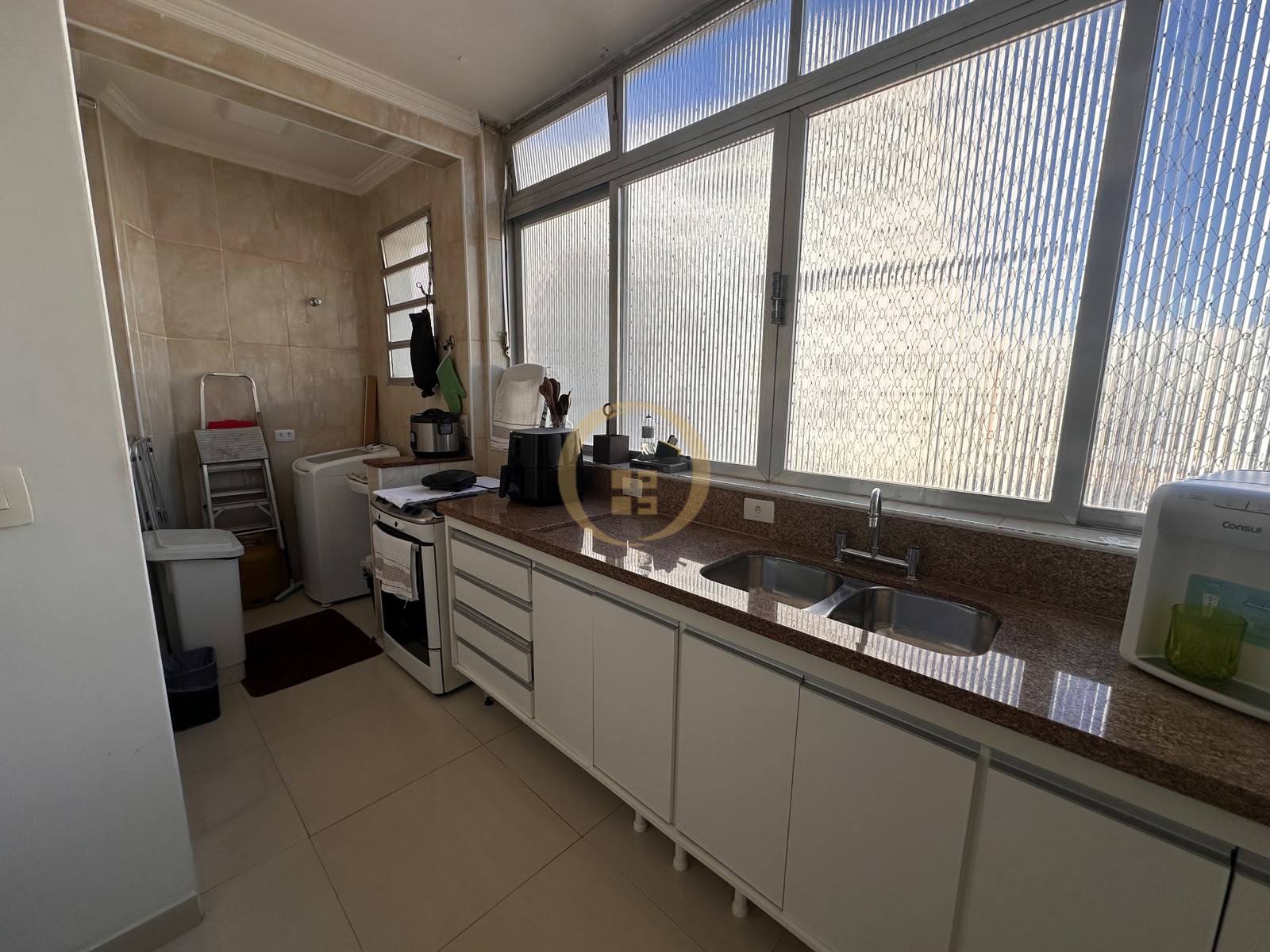 Apartamento na Praia das Pitangueiras, Guarujá - SP