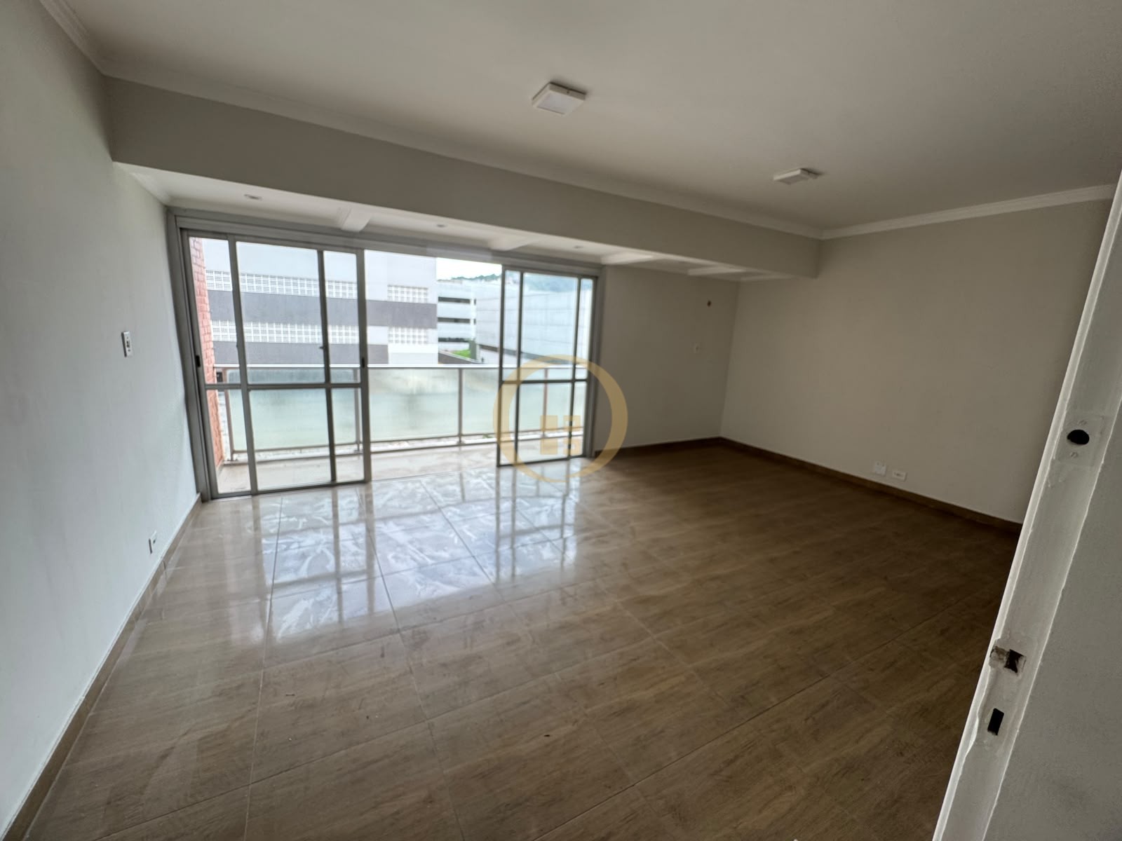 Apartamento na Praia da Enseada, Guarujá - SP
