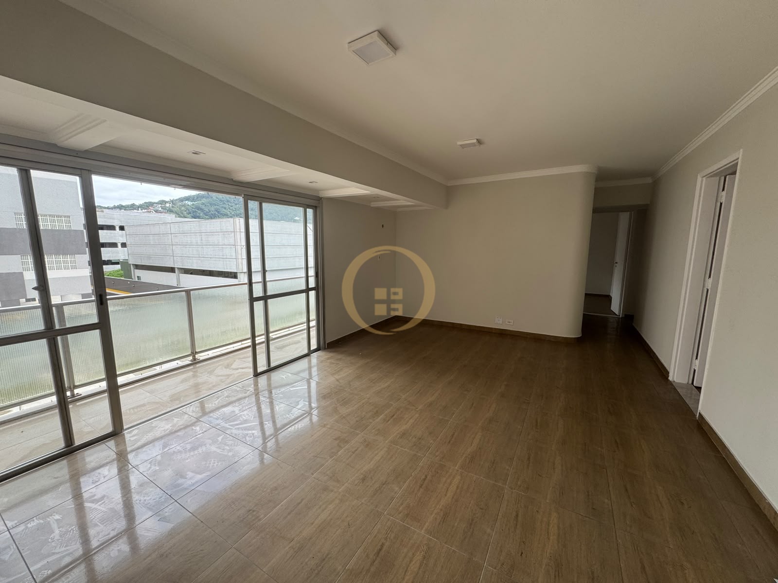 Apartamento na Praia da Enseada, Guarujá - SP
