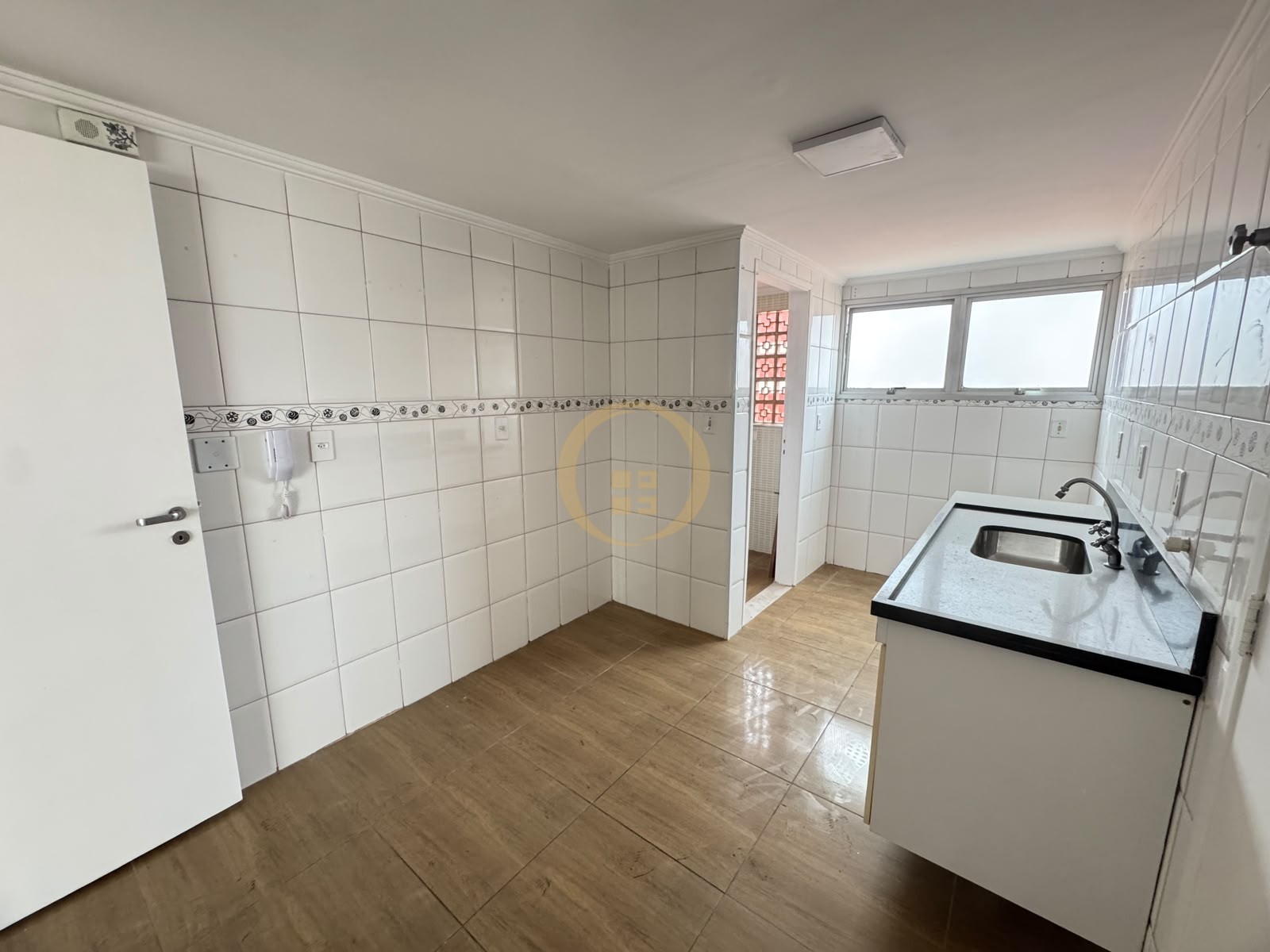 Apartamento na Praia da Enseada, Guarujá - SP